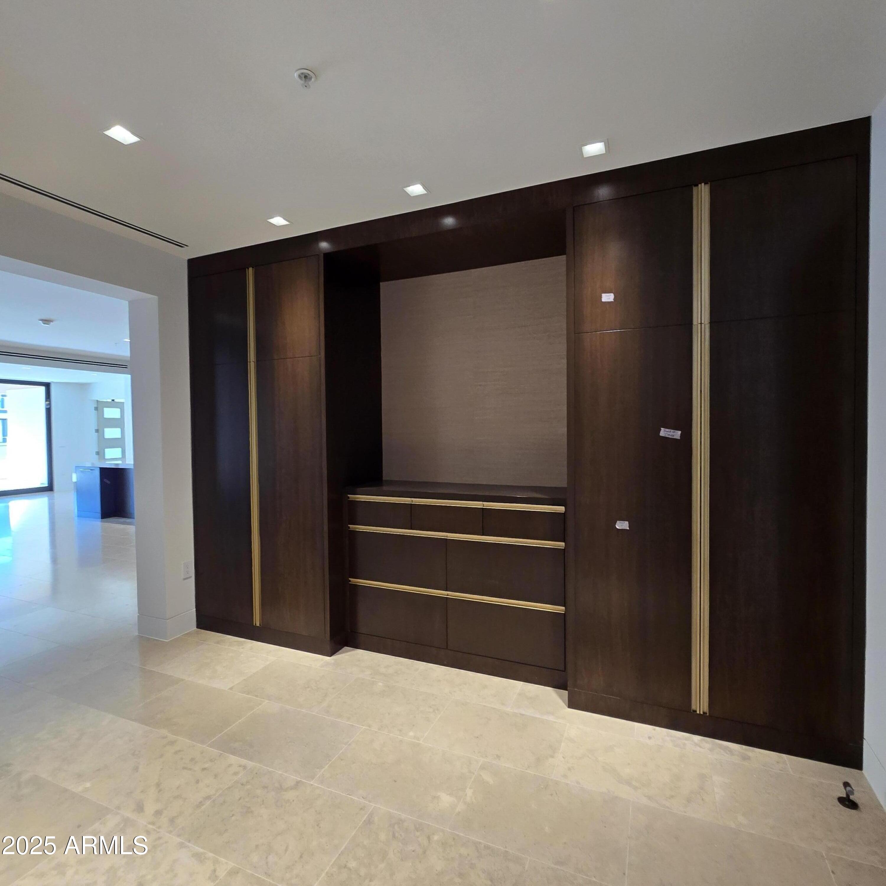 6587 N PALMERAIE Boulevard 2022