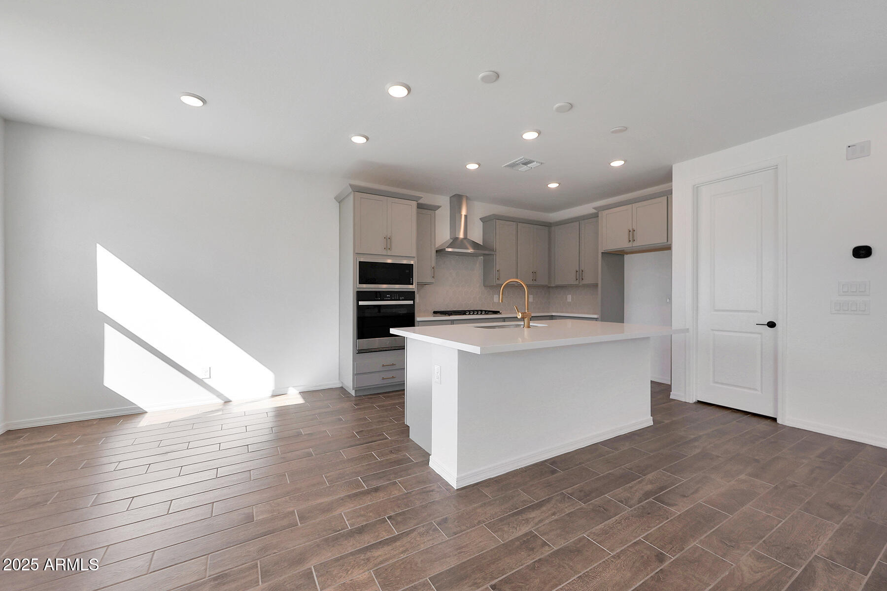 4153 W Brenley Drive