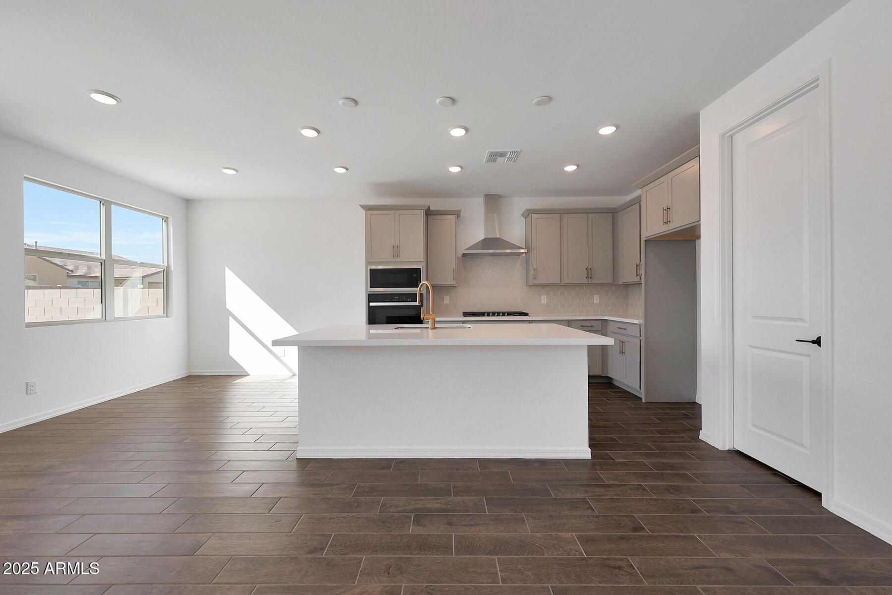 4153 W Brenley Drive