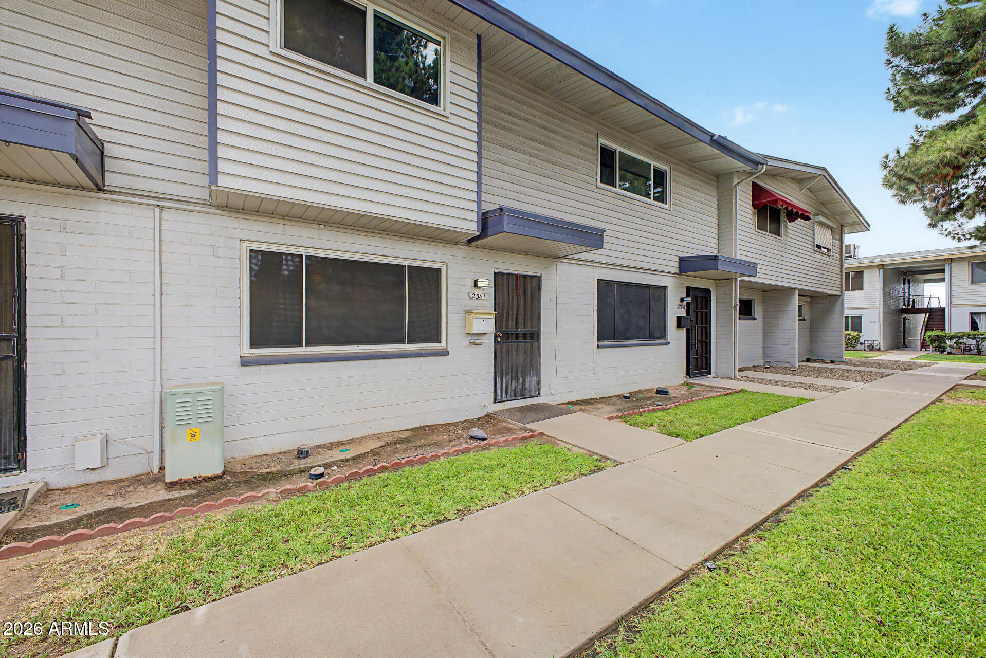 2541 W ROSE Lane A4