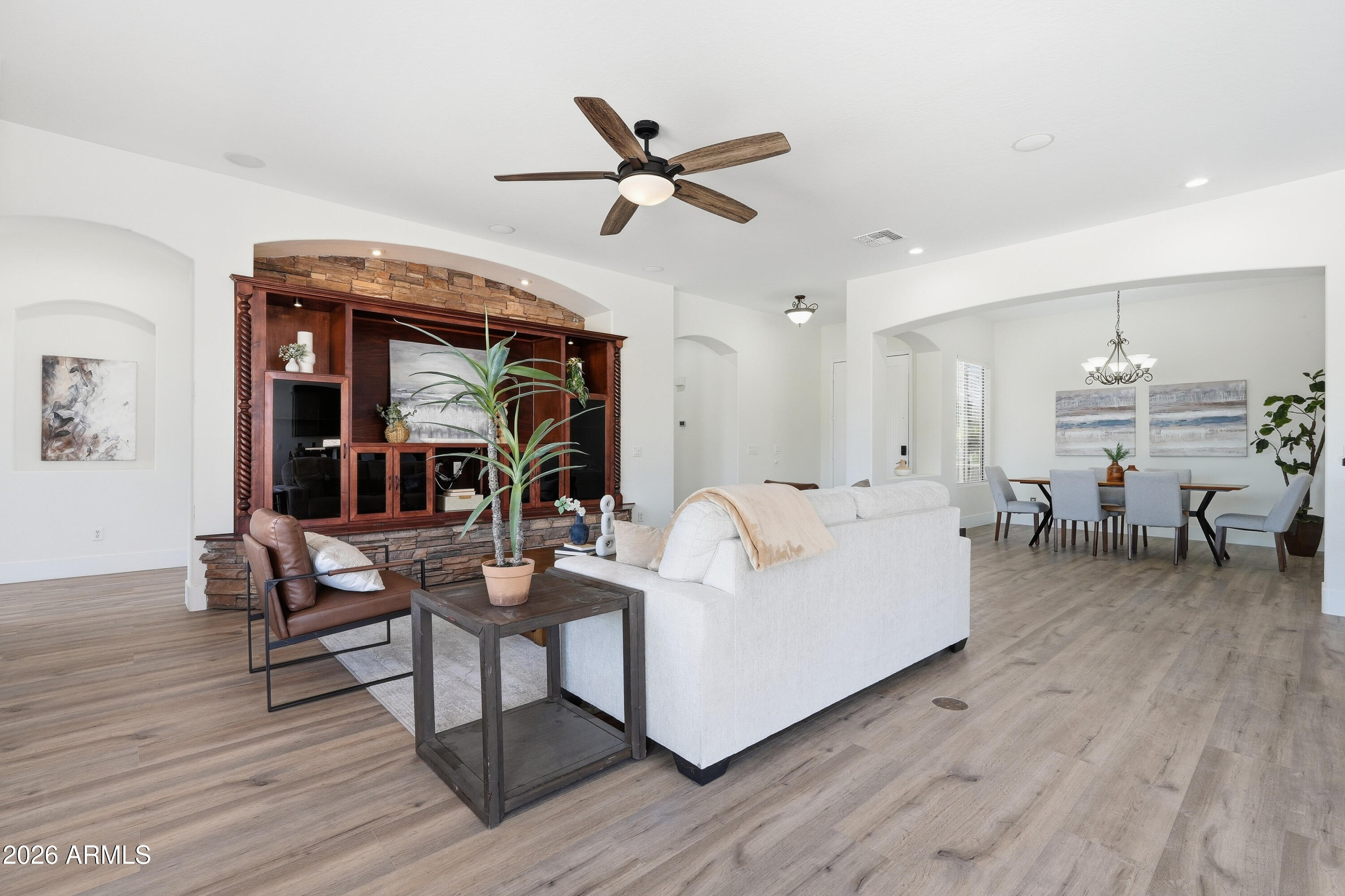 7037 S TROPHY Lane