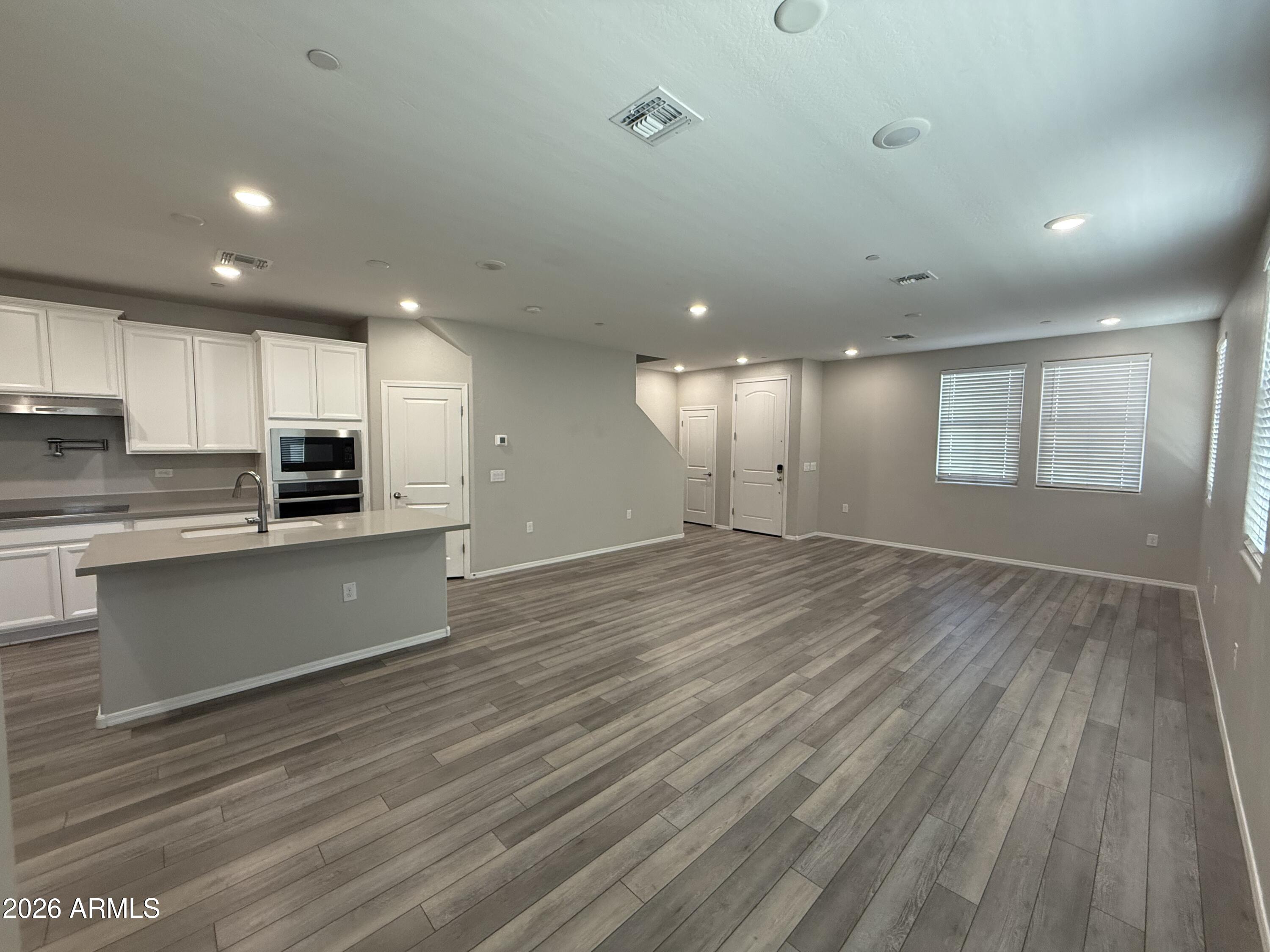 2669 S PEPPERTREE Drive 101
