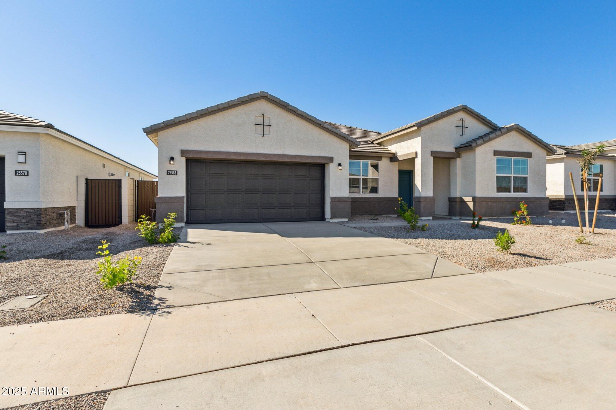 15402 W COTTONTAIL Lane
