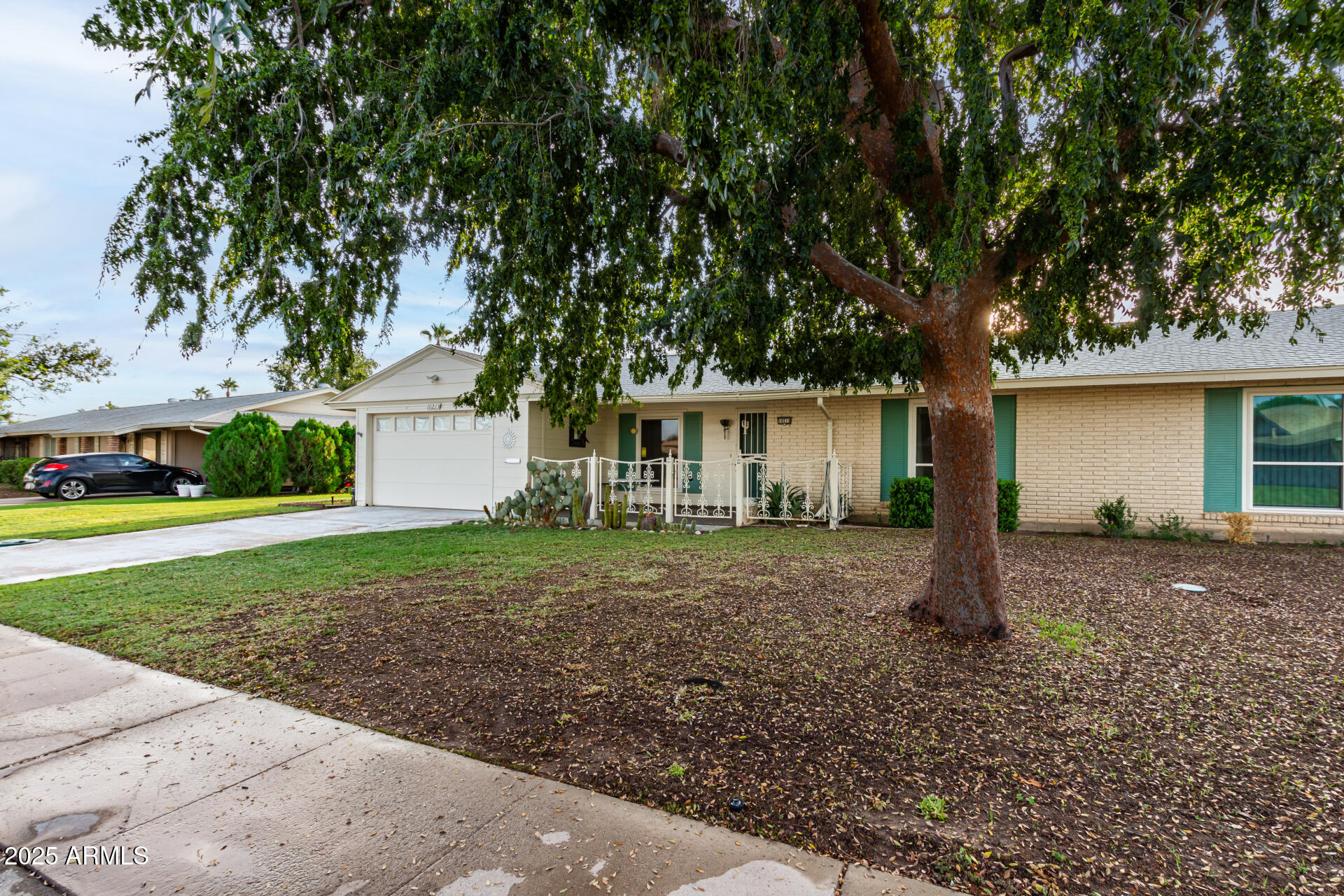 10213 W KINGSWOOD Circle