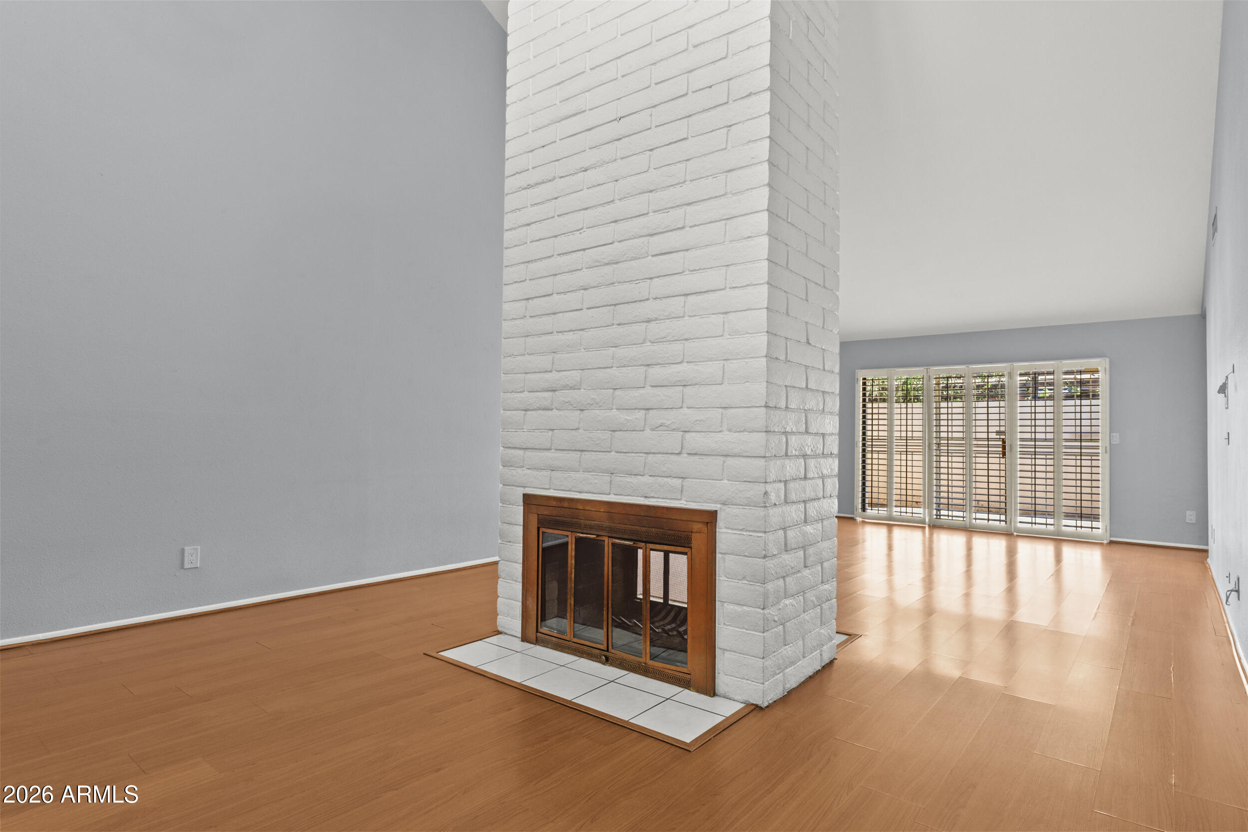 1336 E MARYLAND Avenue 8