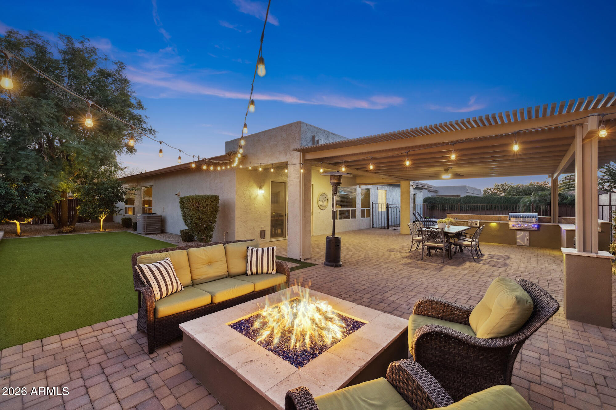 2246 E SAN CARLOS Place