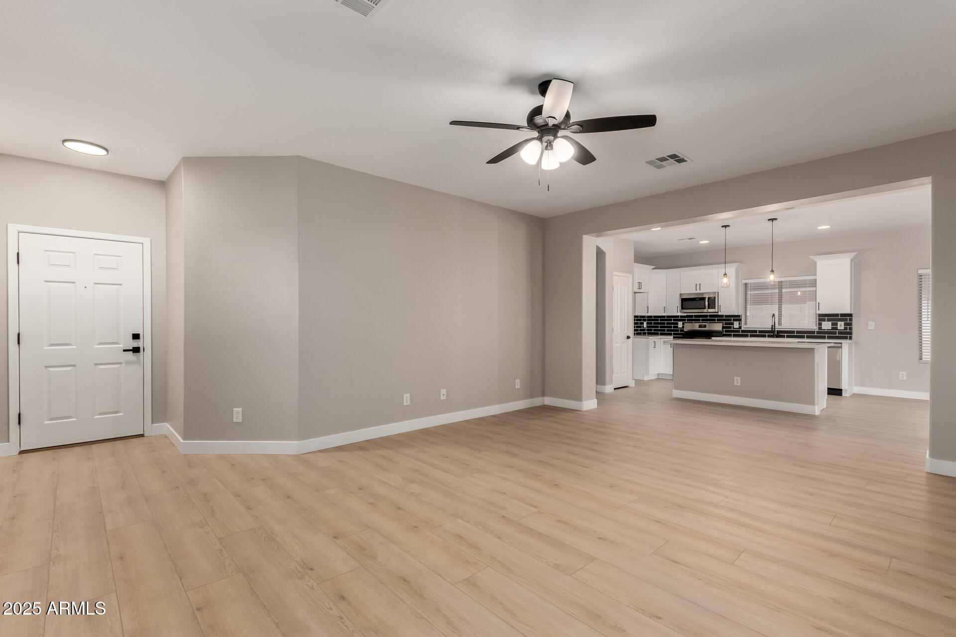 8466 E EMELITA Avenue