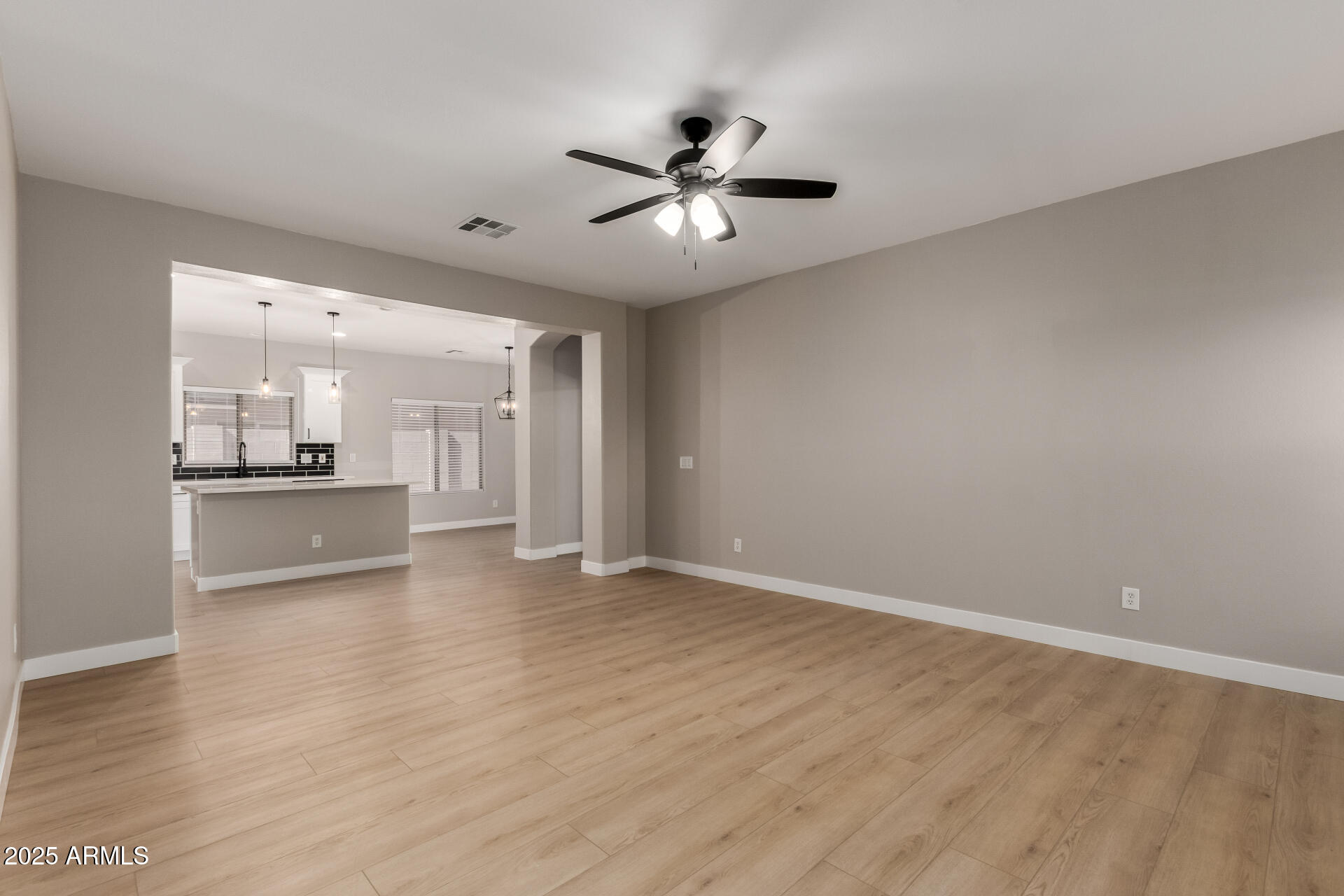 8466 E EMELITA Avenue