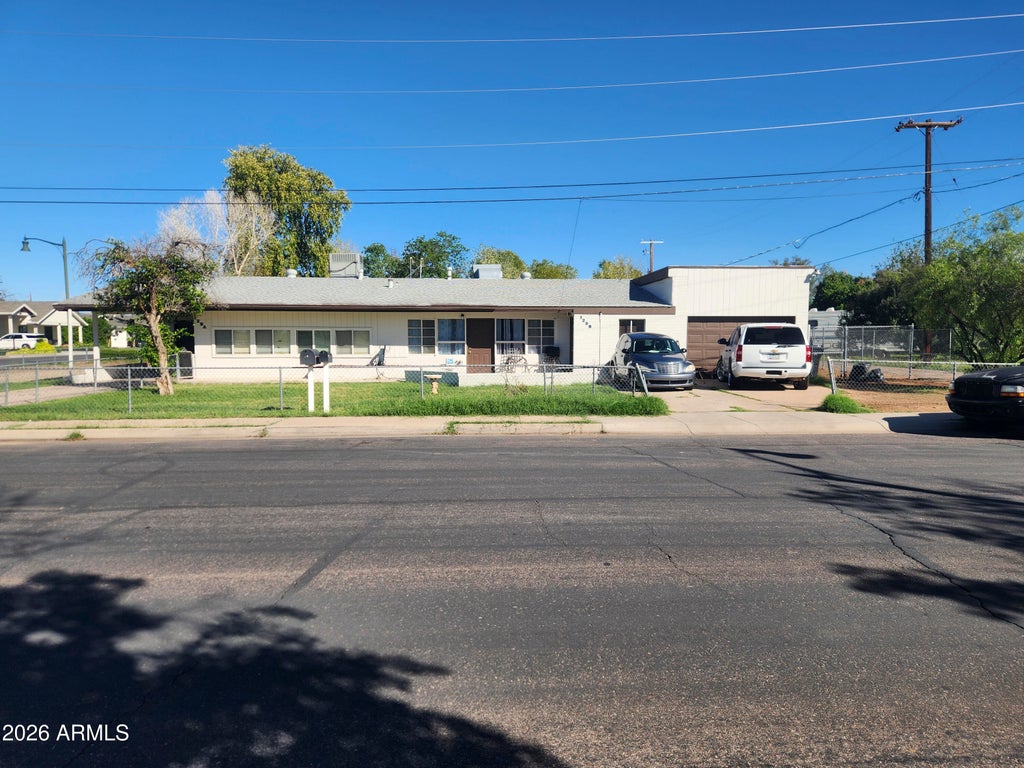 Photo of 129 N Elm Street, Gilbert, AZ 85234 (MLS # 7089046)