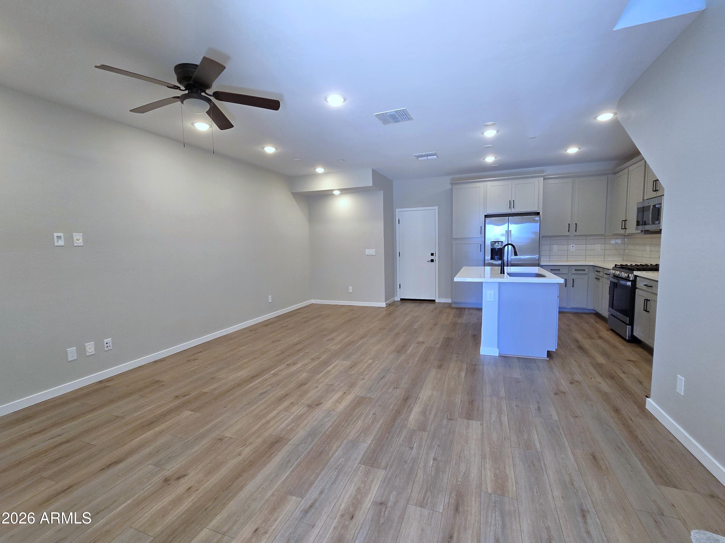 740 E LARK Street 102