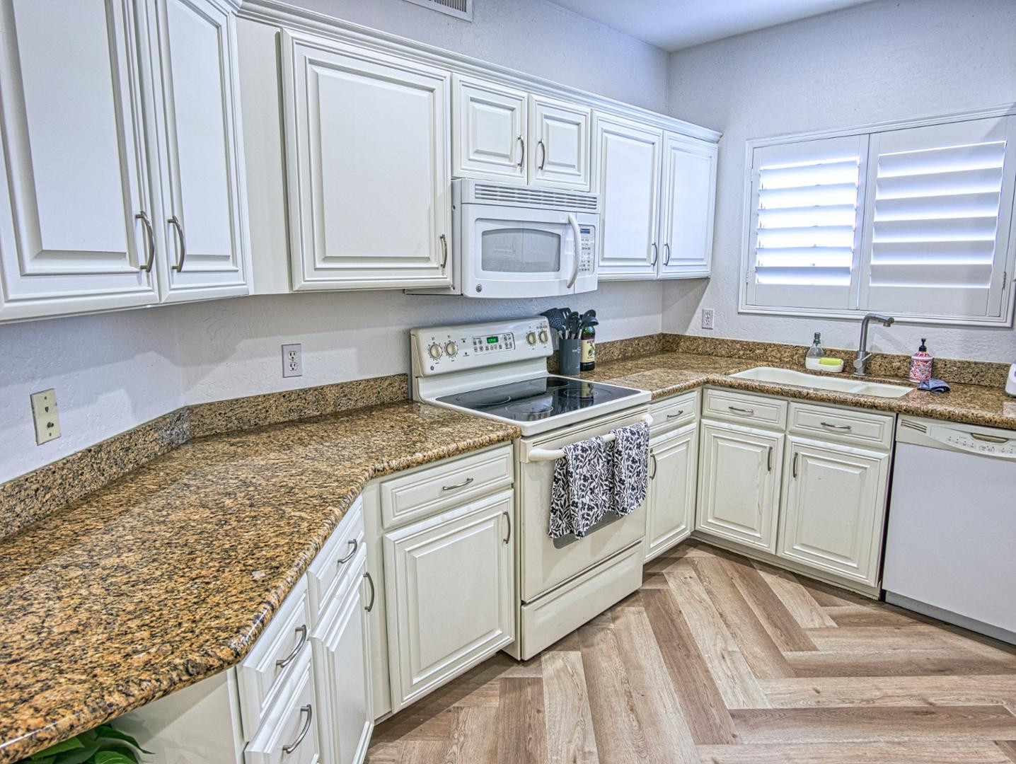 7609 E Indian Bend Road 2009