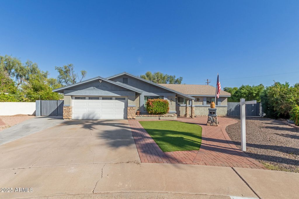 Photo of 30 W Del Rio Circle, Tempe, AZ 85282 (MLS # 6946820)