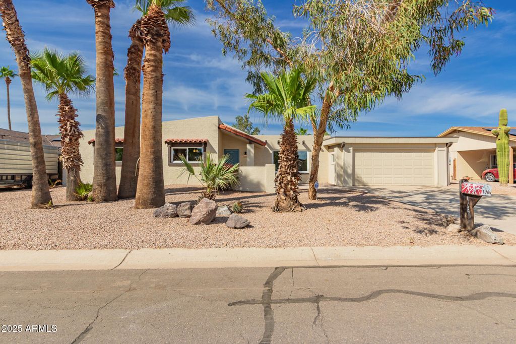 Photo of 1208 E Avenida Ellena, Casa Grande, AZ 85122 (MLS # 6917090)