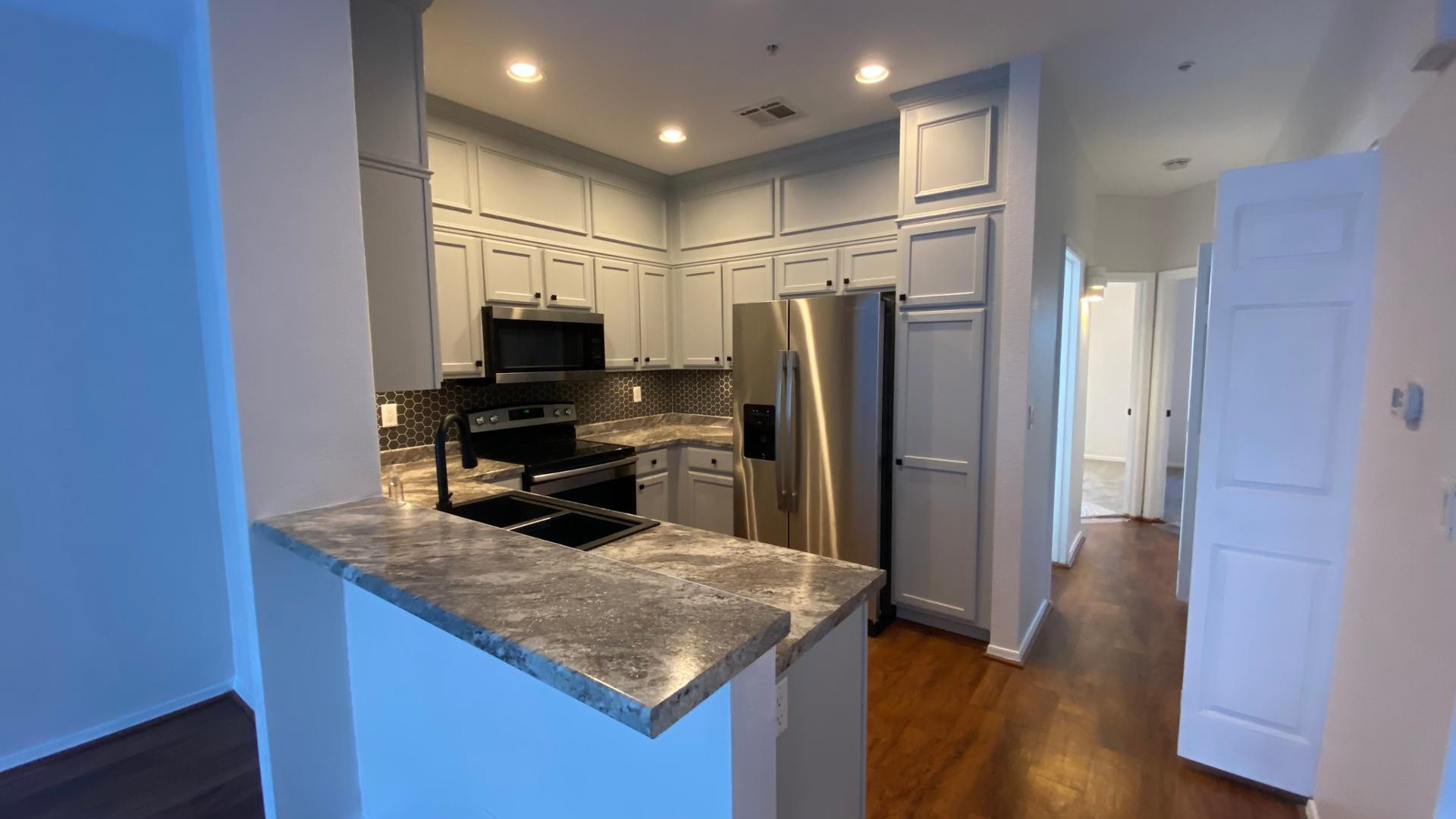 1716 W Cortez Street Unit 207