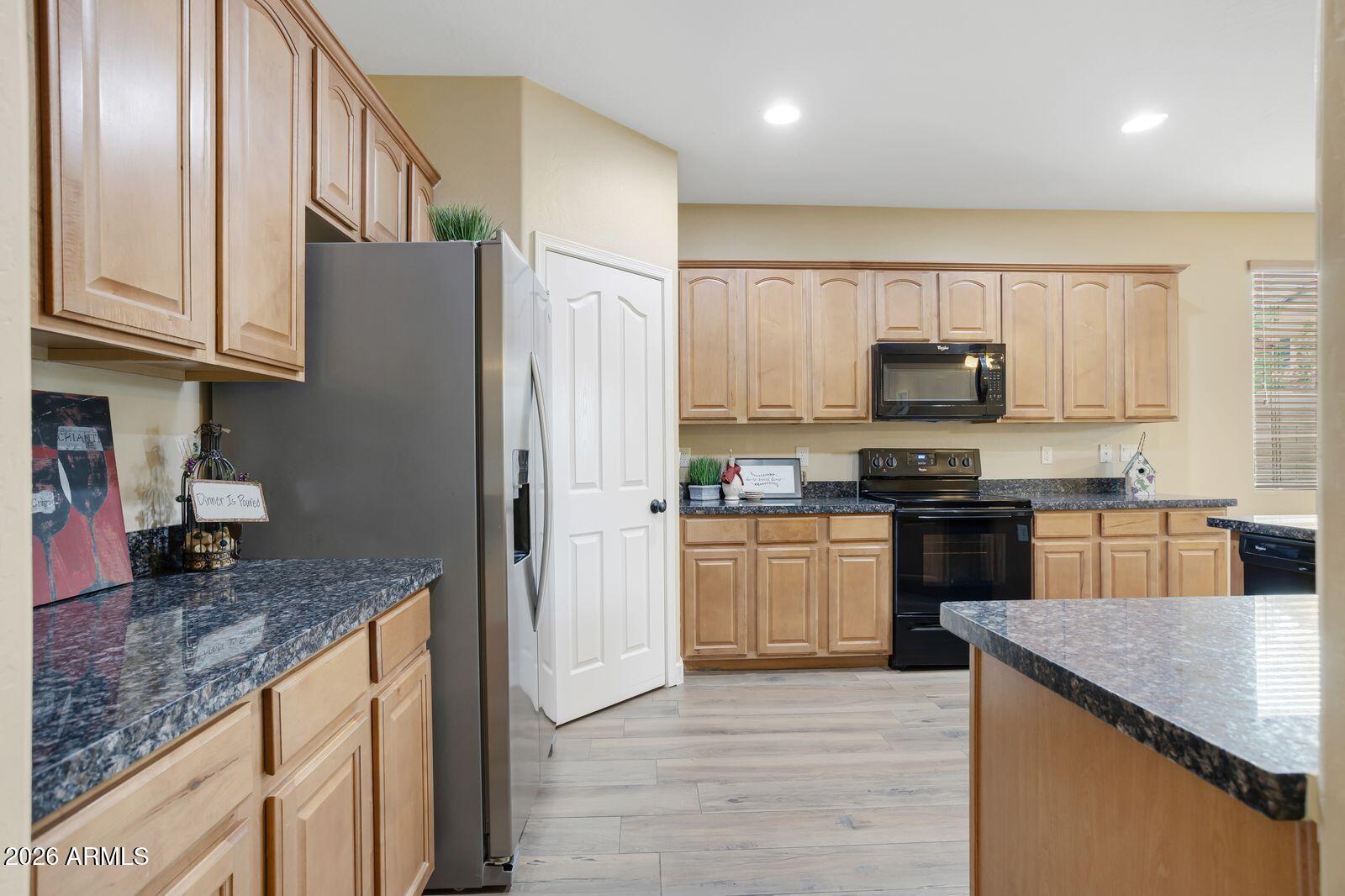 2981 E COUNTRY SHADOWS Street