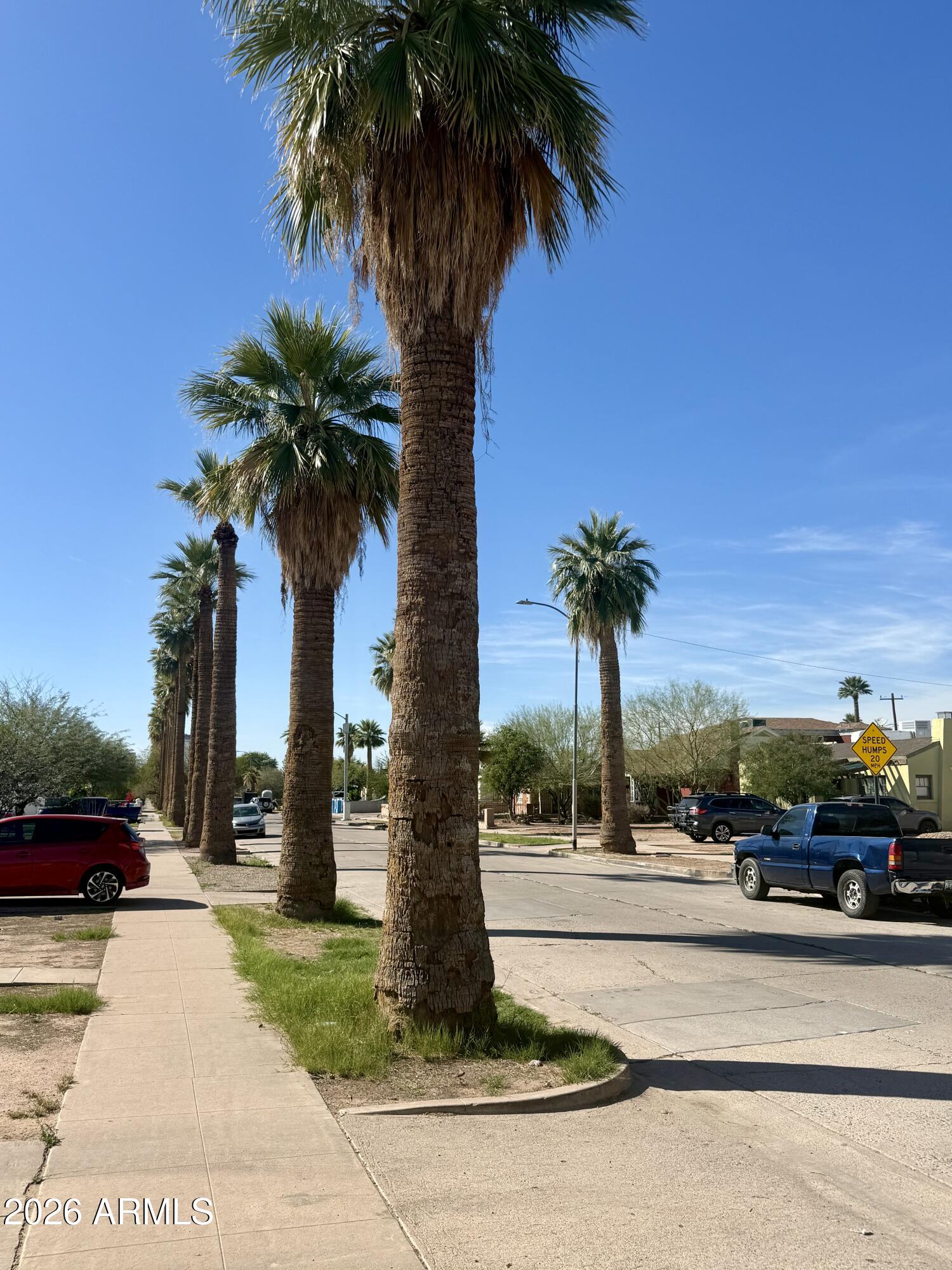 1525 E MCKINLEY Street 5