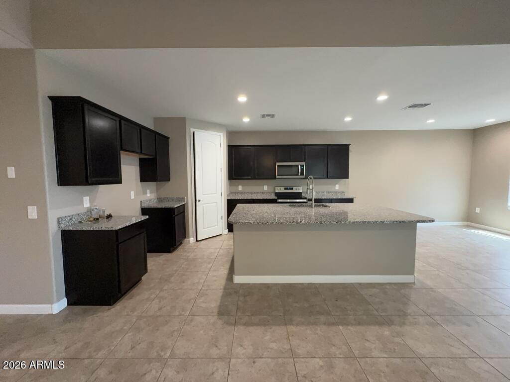 37921 W SANTA MONICA Avenue