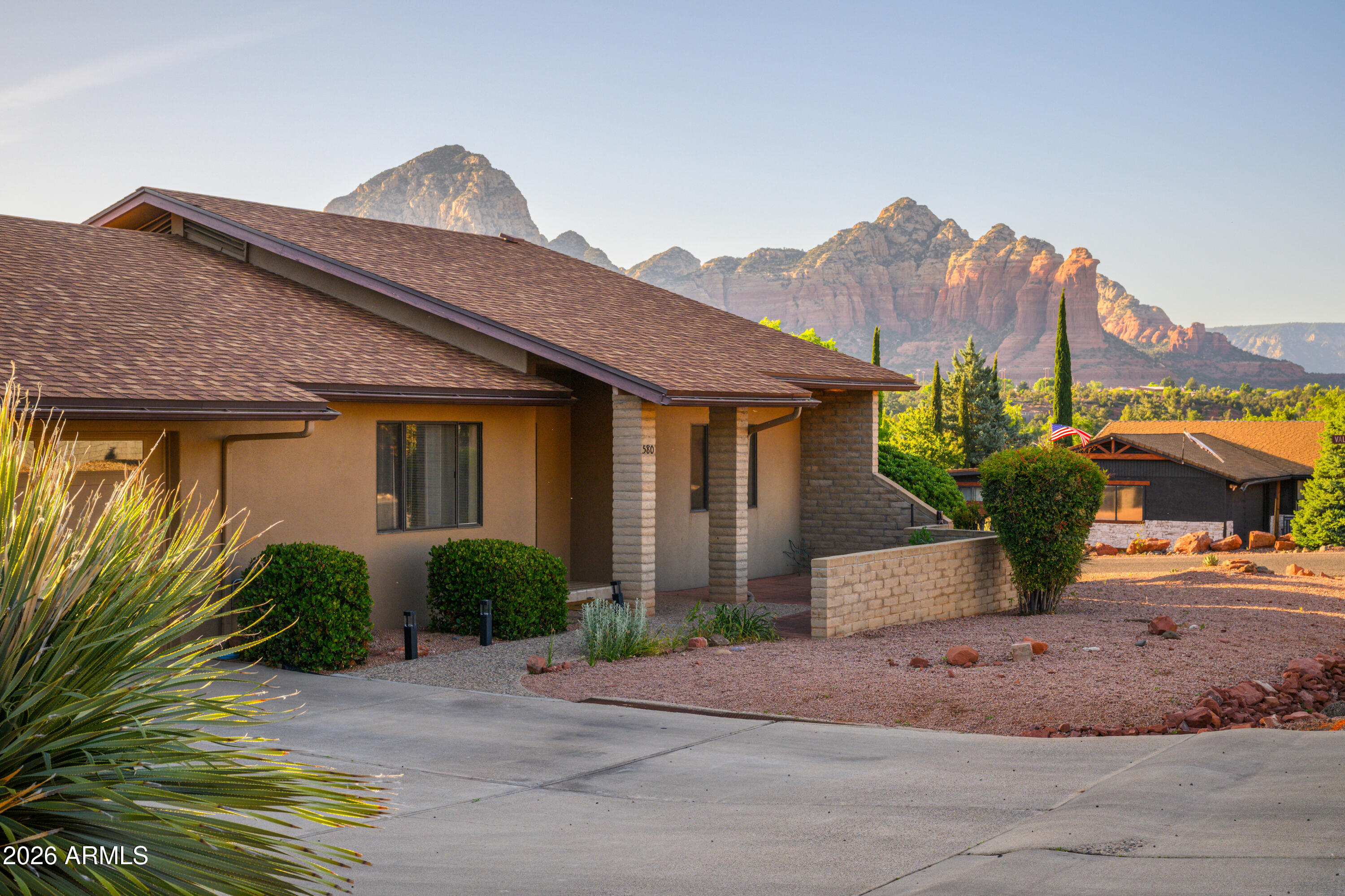 580 SADDLEROCK Circle