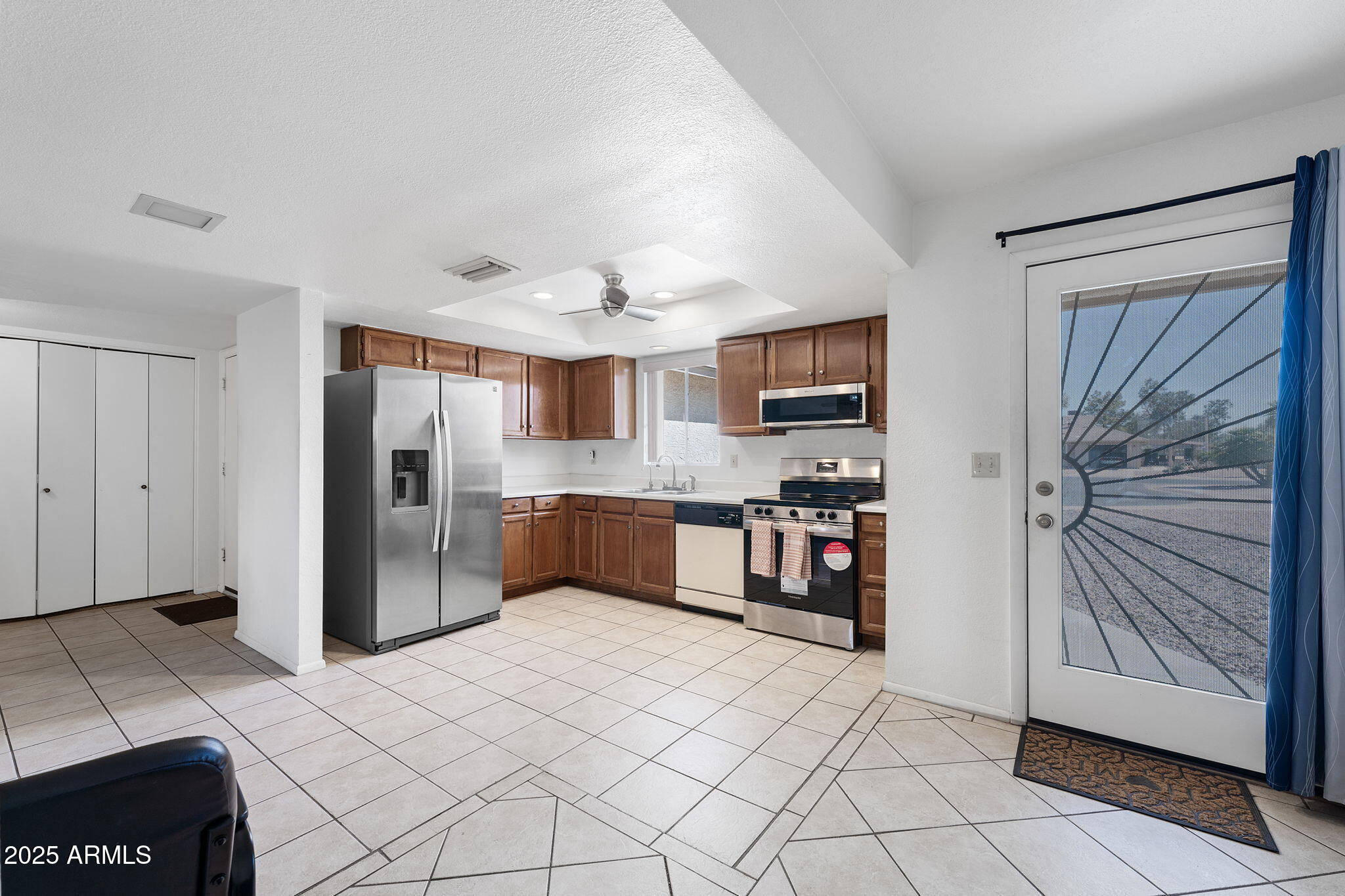 1612 LEISURE WORLD --