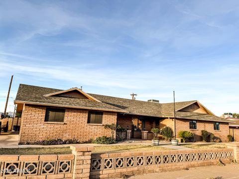 Property photo of 828 W Navajo Lane, Safford, AZ 85546