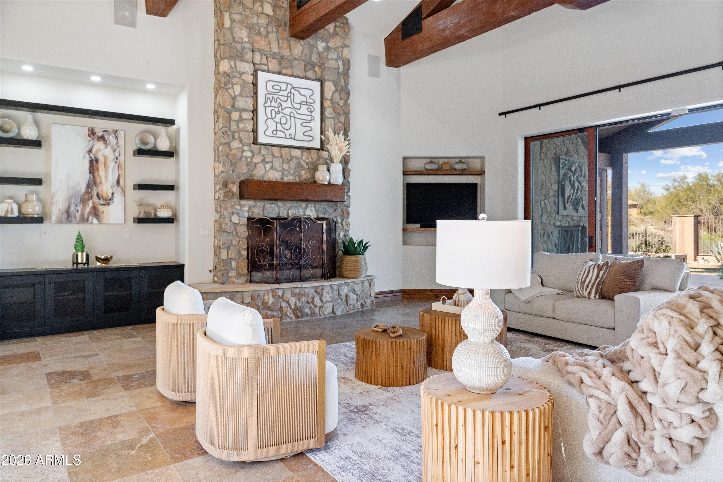 WHISPER ROCK - Residential
