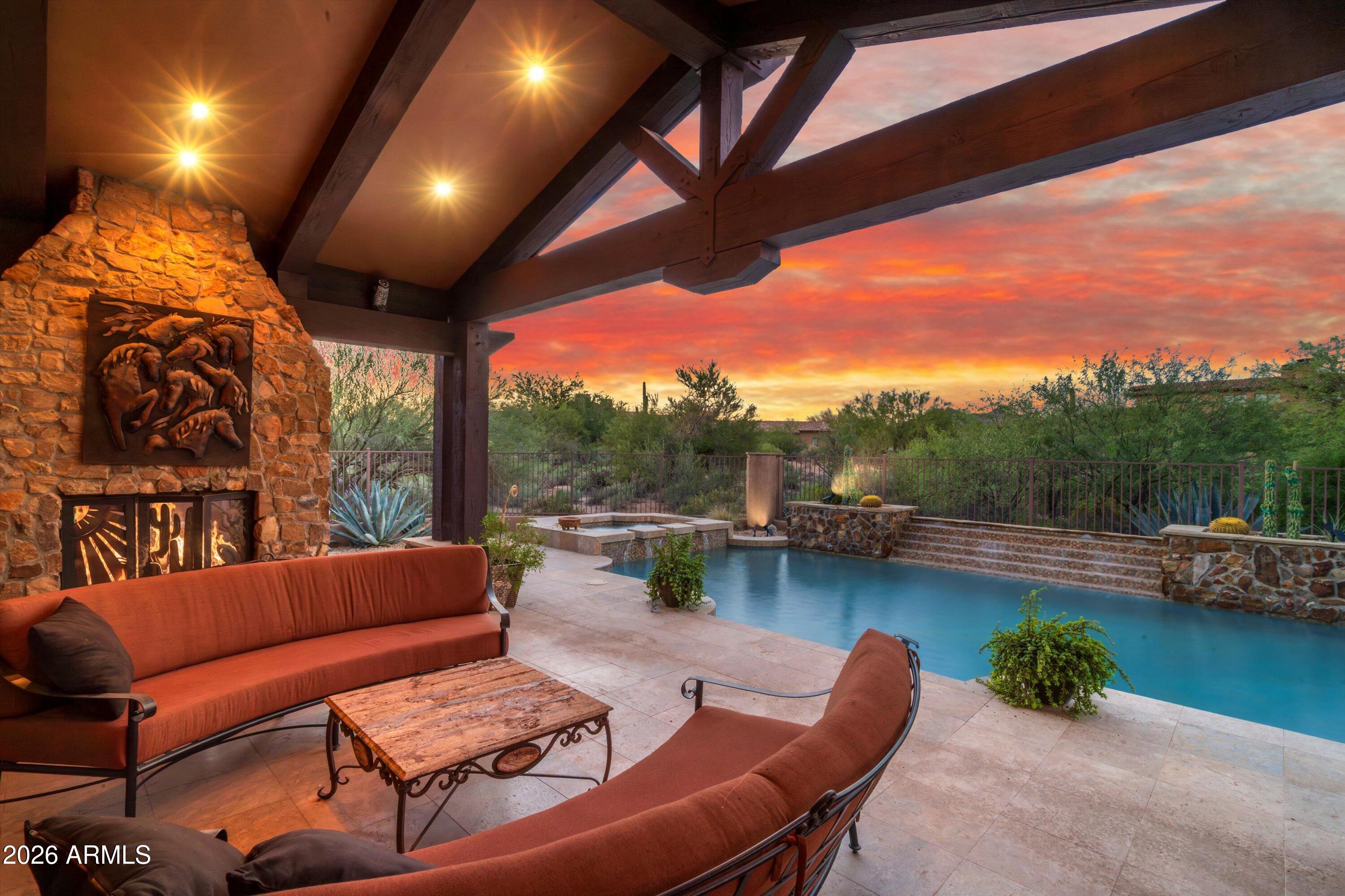 WHISPER ROCK - Residential