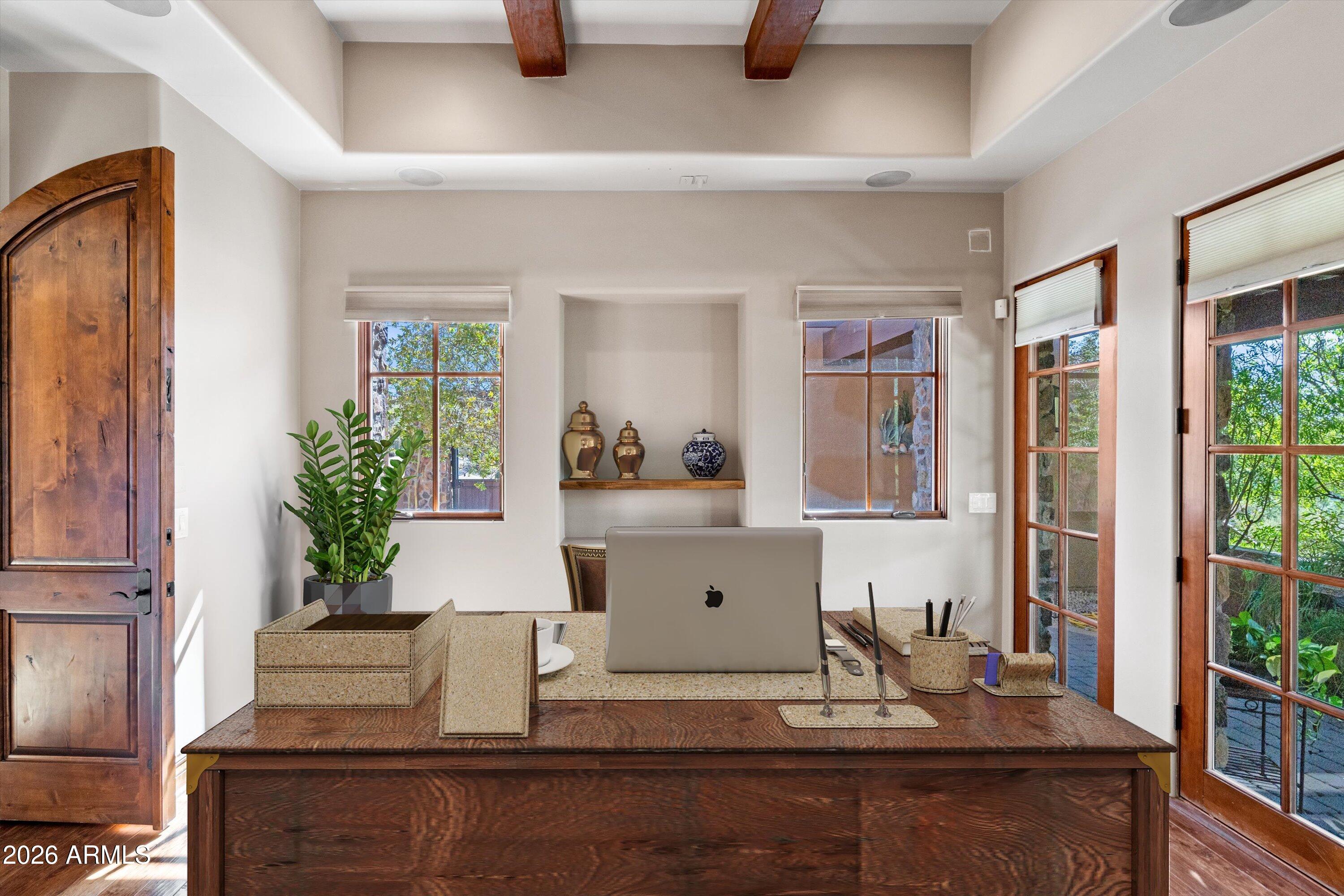 WHISPER ROCK - Residential