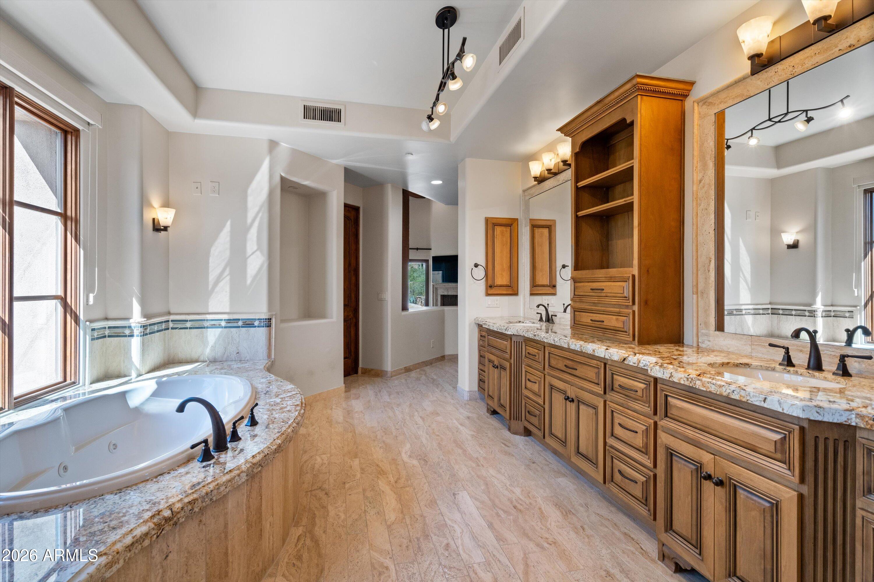 WHISPER ROCK - Residential