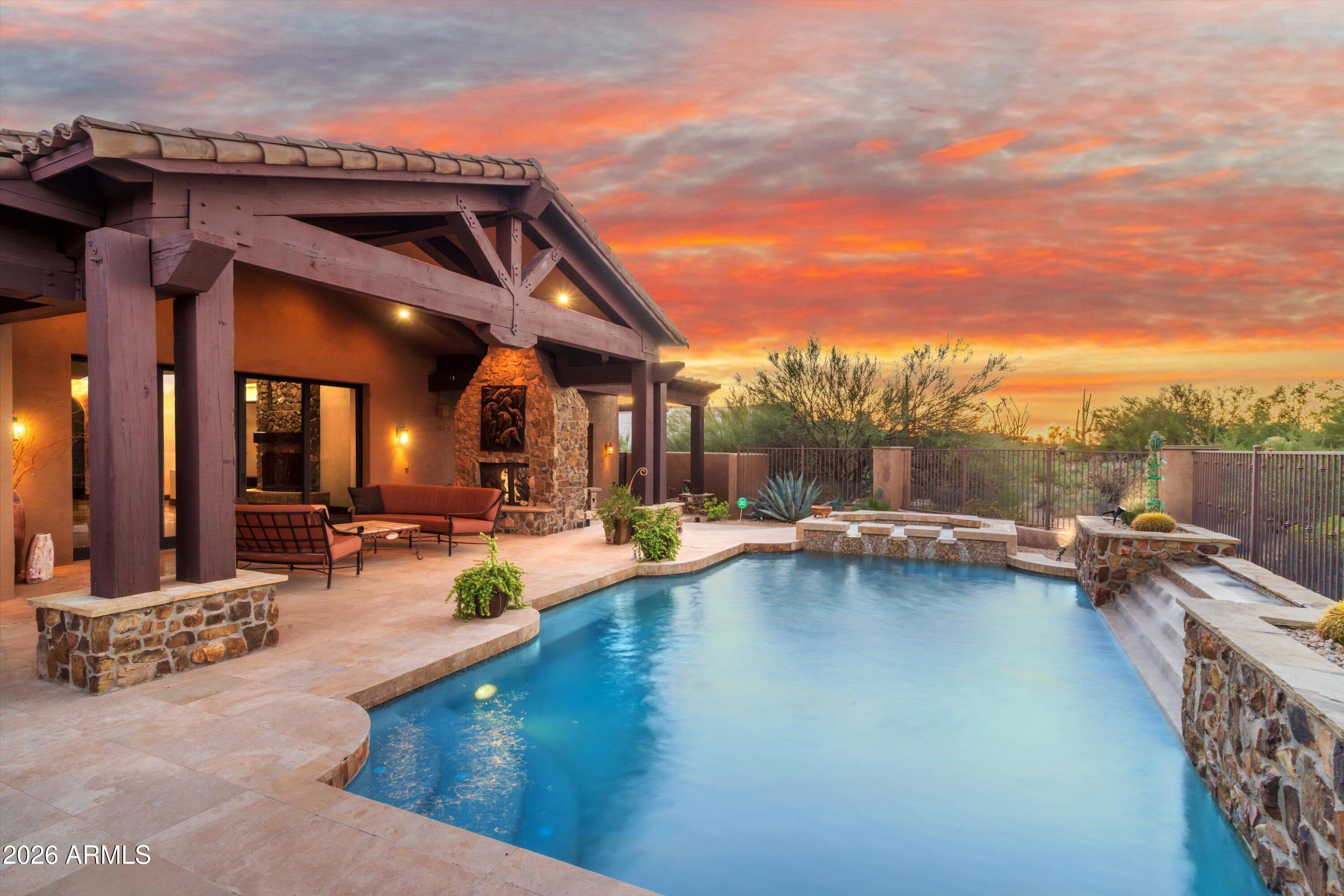WHISPER ROCK - Residential