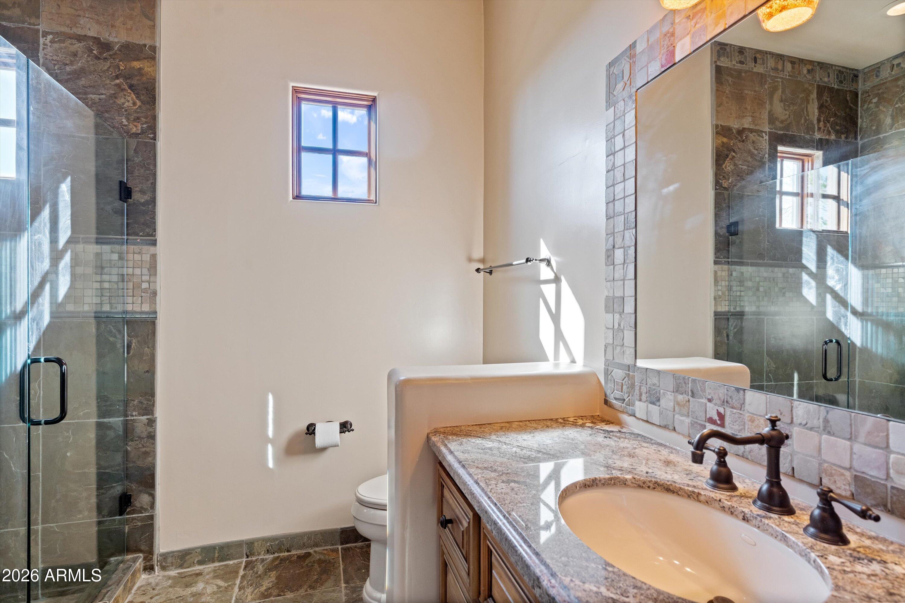 WHISPER ROCK - Residential