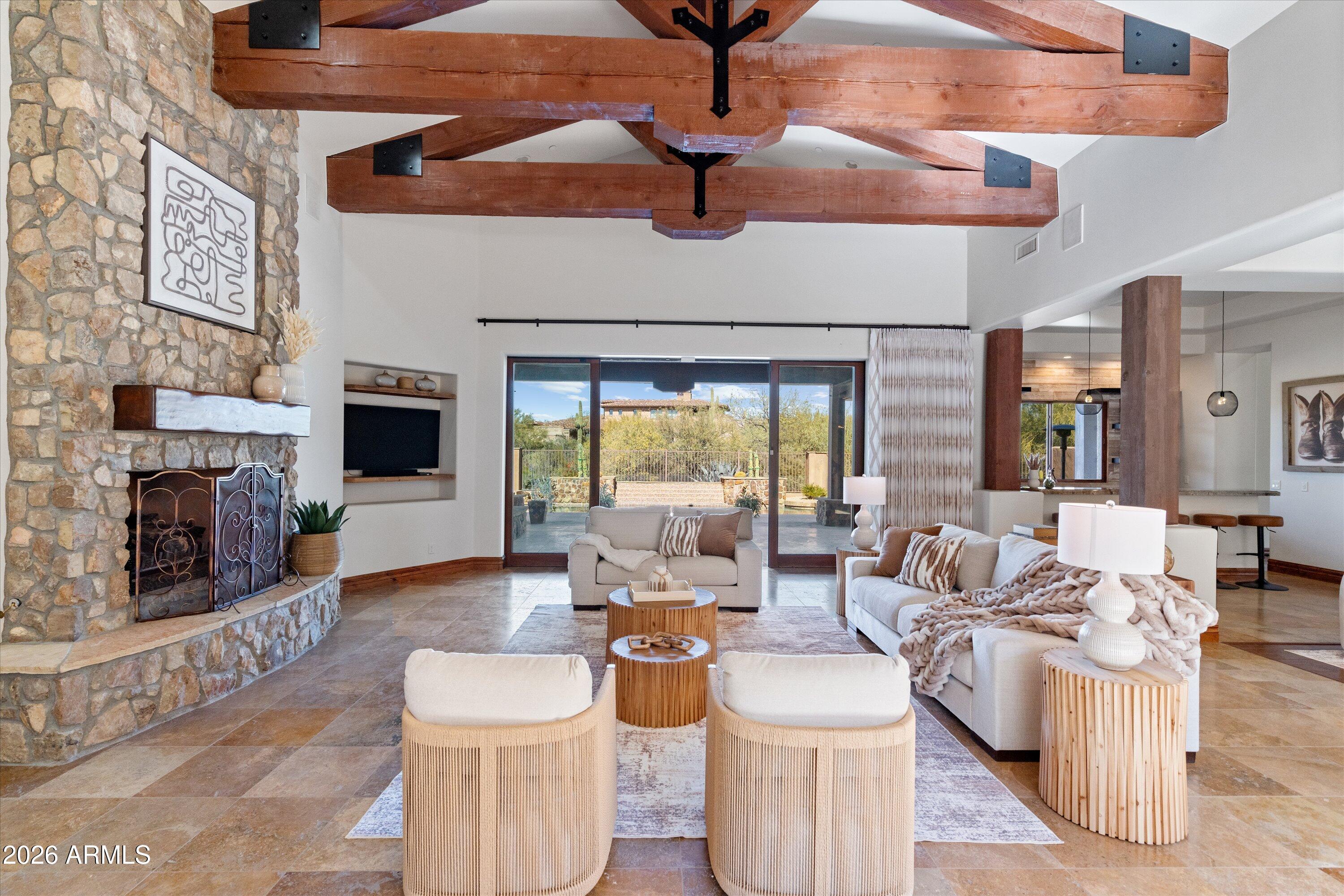 WHISPER ROCK - Residential