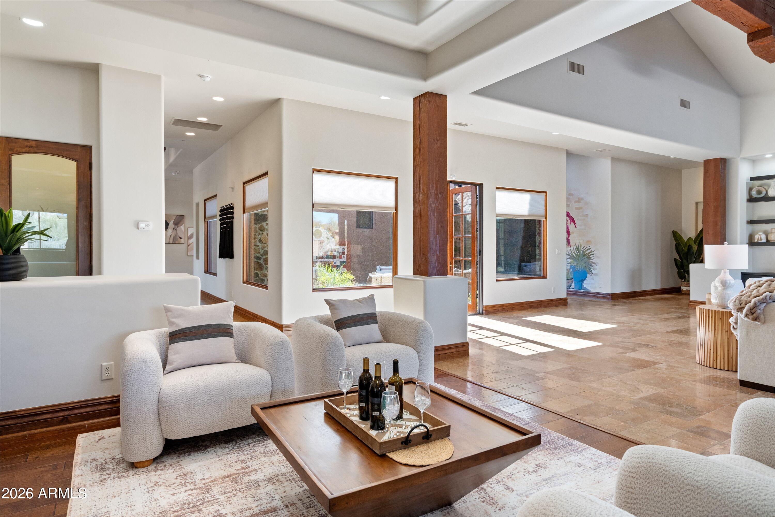 WHISPER ROCK - Residential