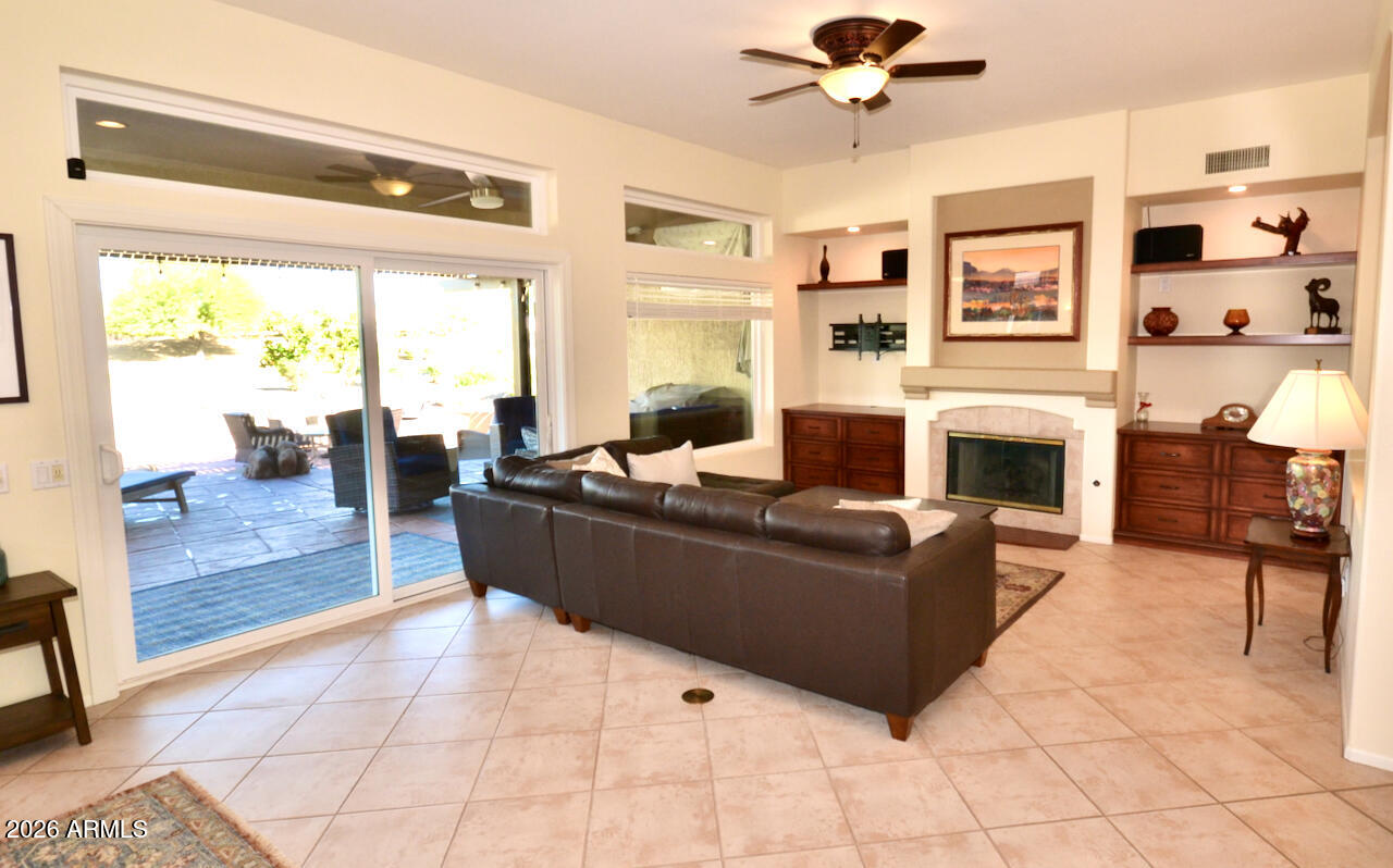 22623 N ROBERTSON Drive