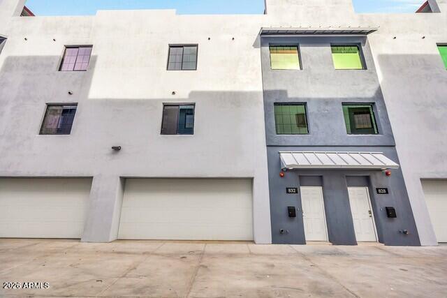 834 S Farmer Avenue