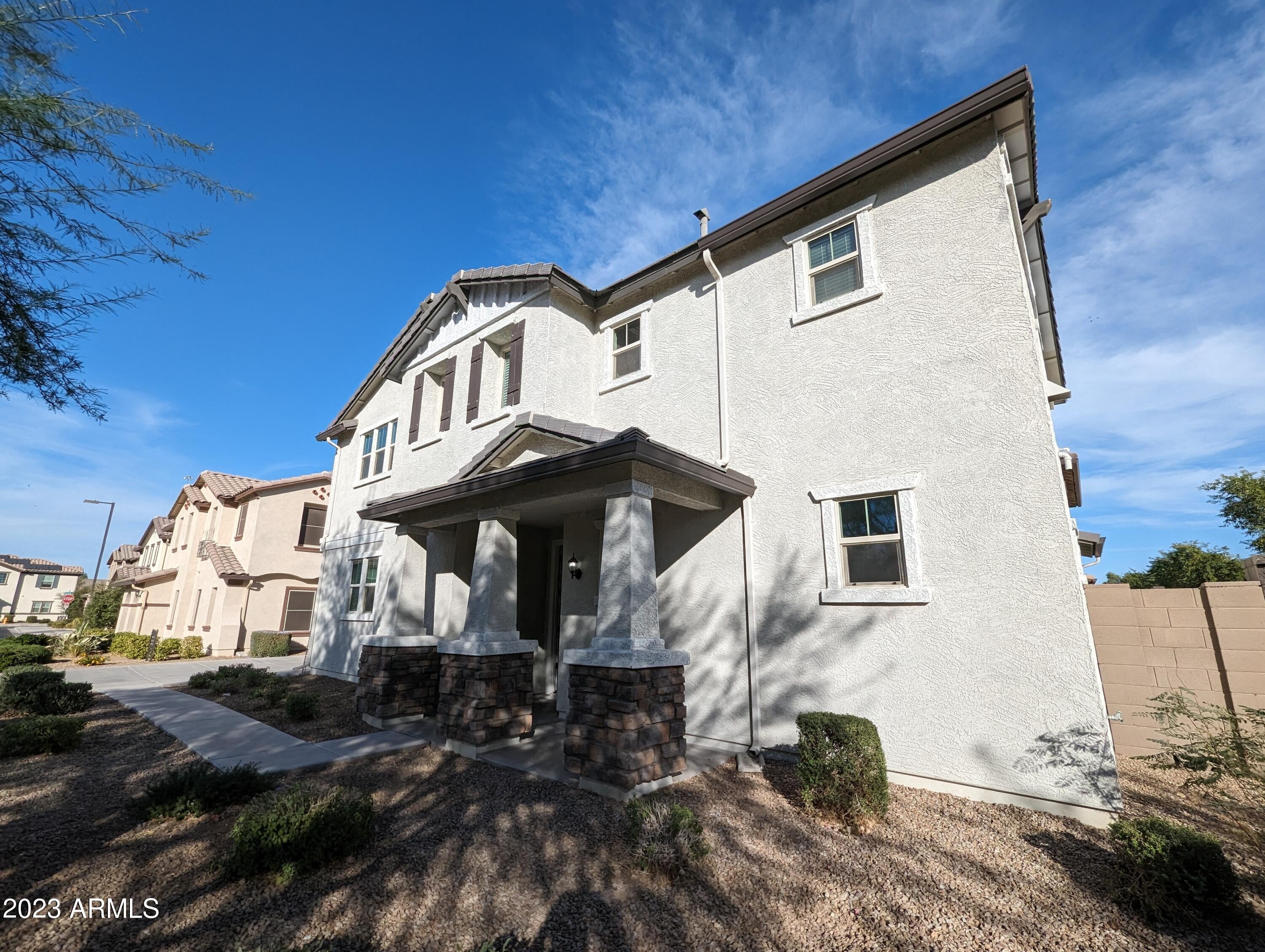 1253 N 166TH Avenue