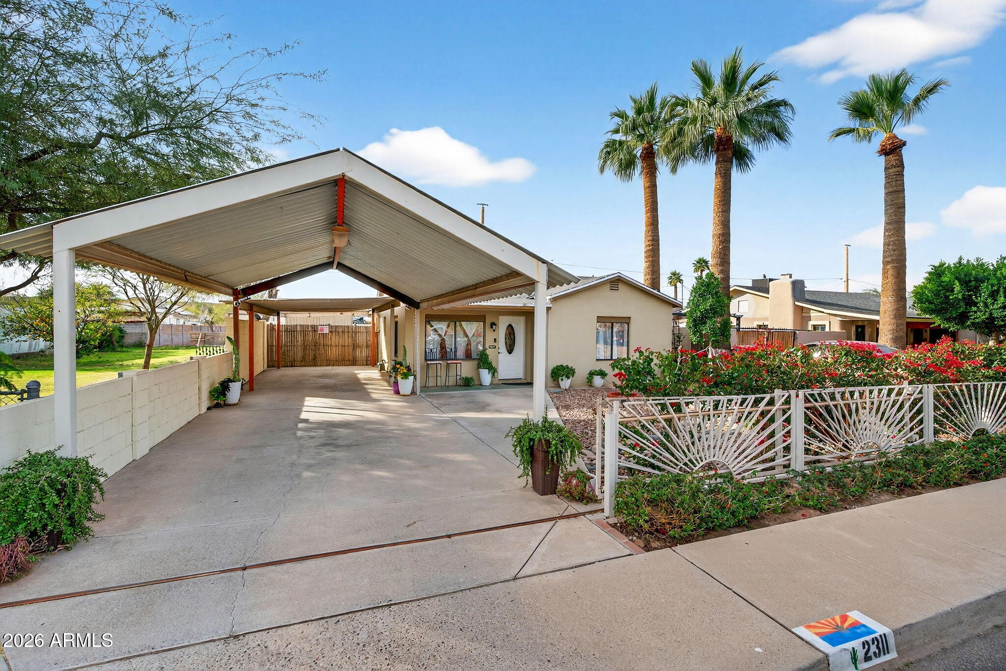 2311 E WILLETTA Street