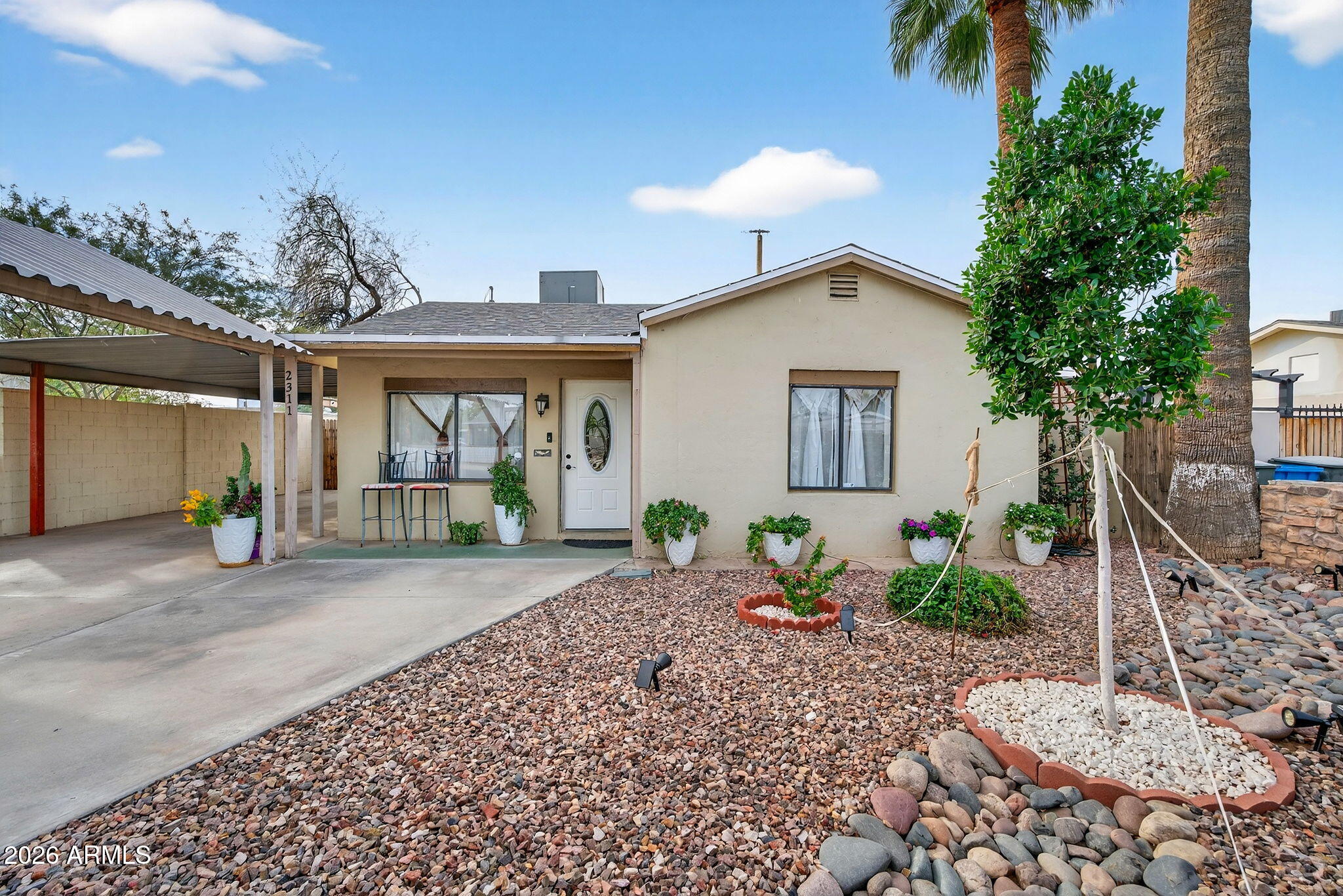 2311 E WILLETTA Street