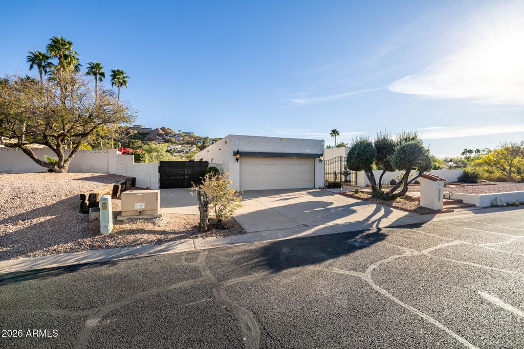 Photo of 4701 E Rancho Drive, Phoenix, AZ 85018 (MLS # 6999862)