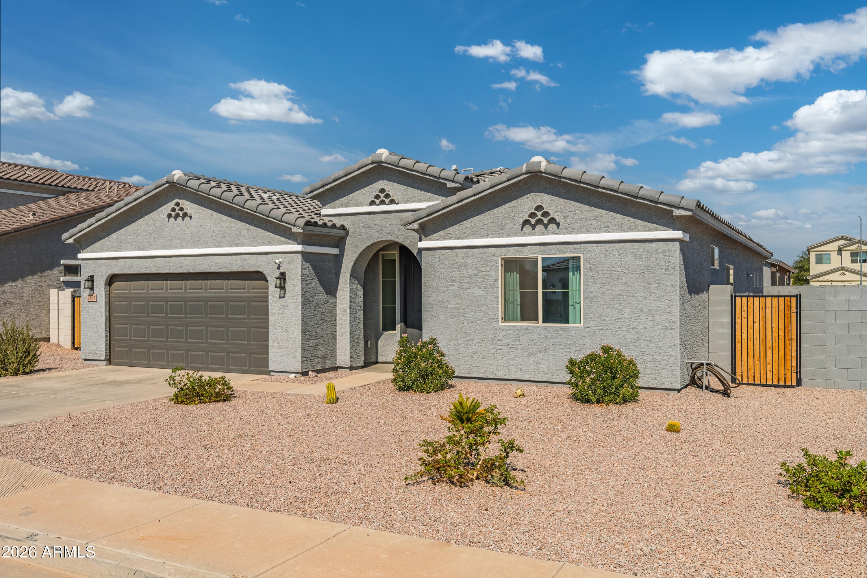2524 N PONY Lane