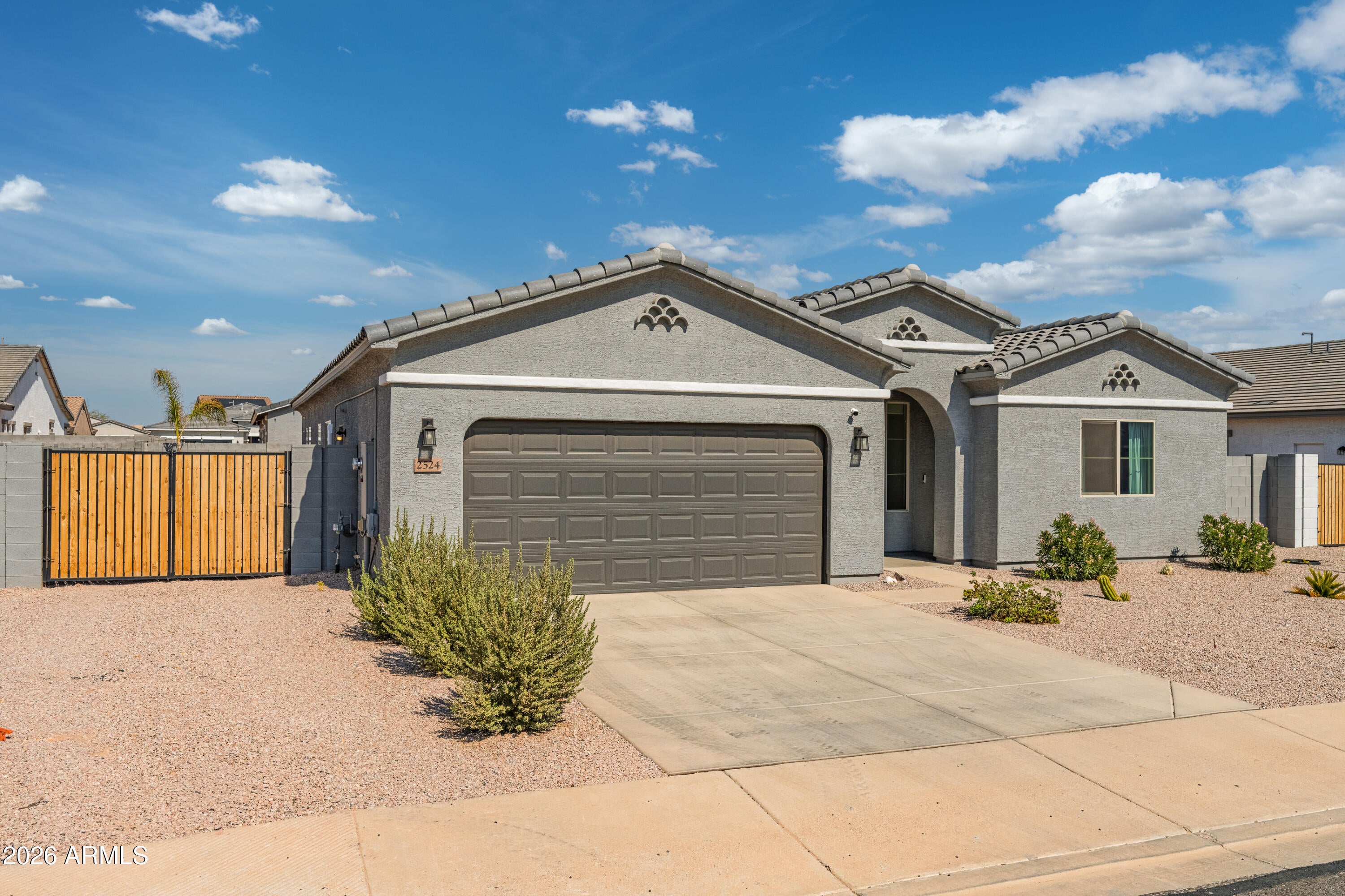 2524 N PONY Lane