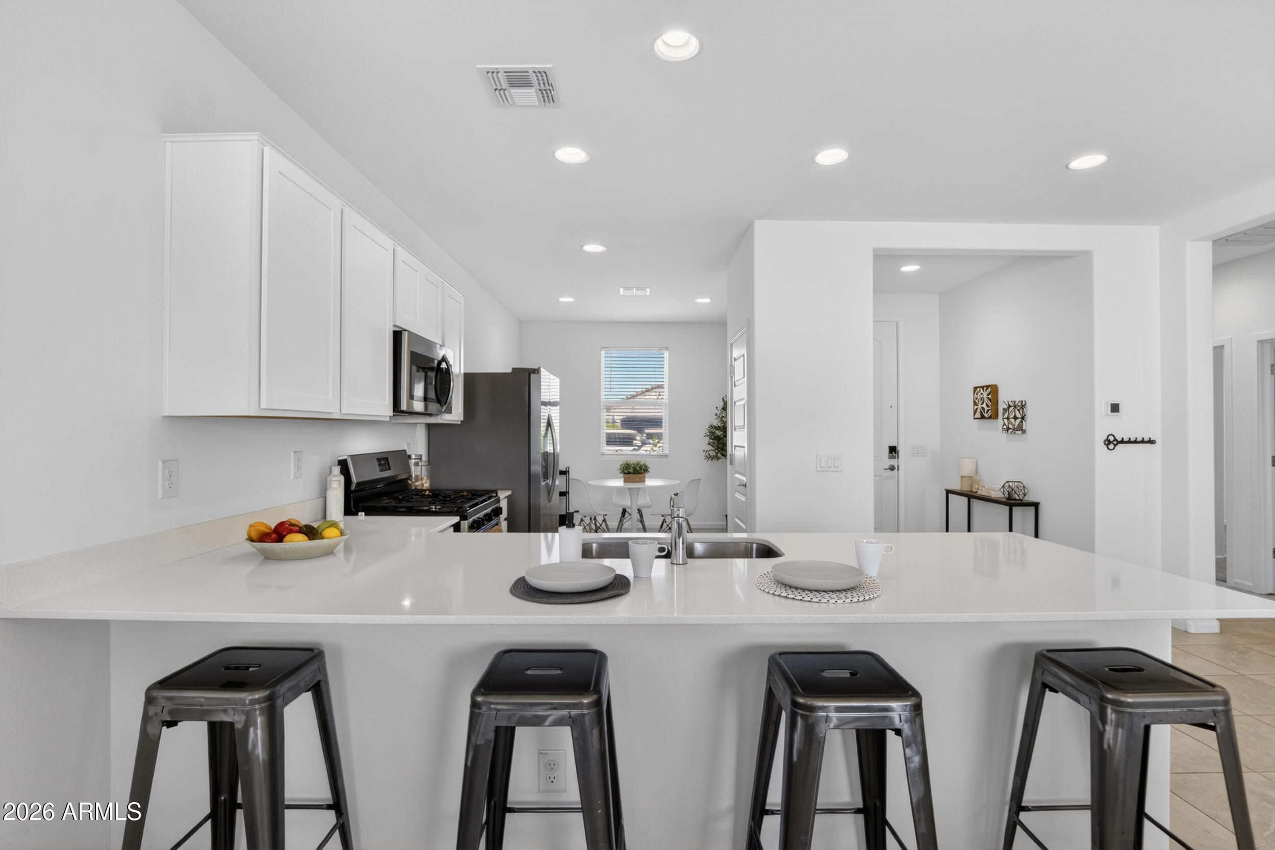 3253 W JUNIPER CANYON Drive
