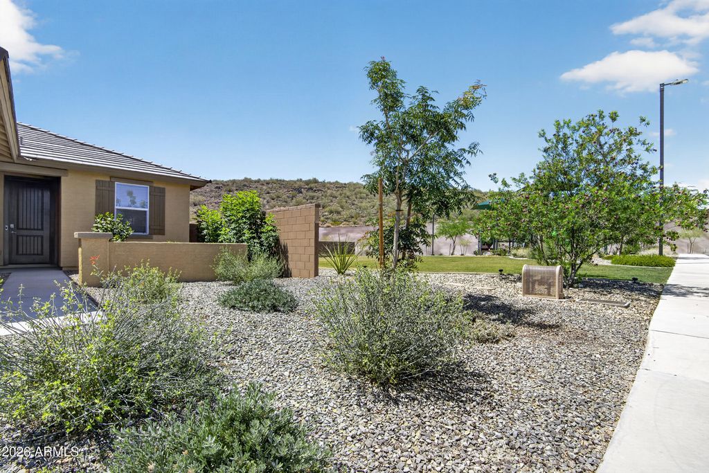 Photo of 3253 W Juniper Canyon Drive, Phoenix, AZ 85083 (MLS # 7031358)