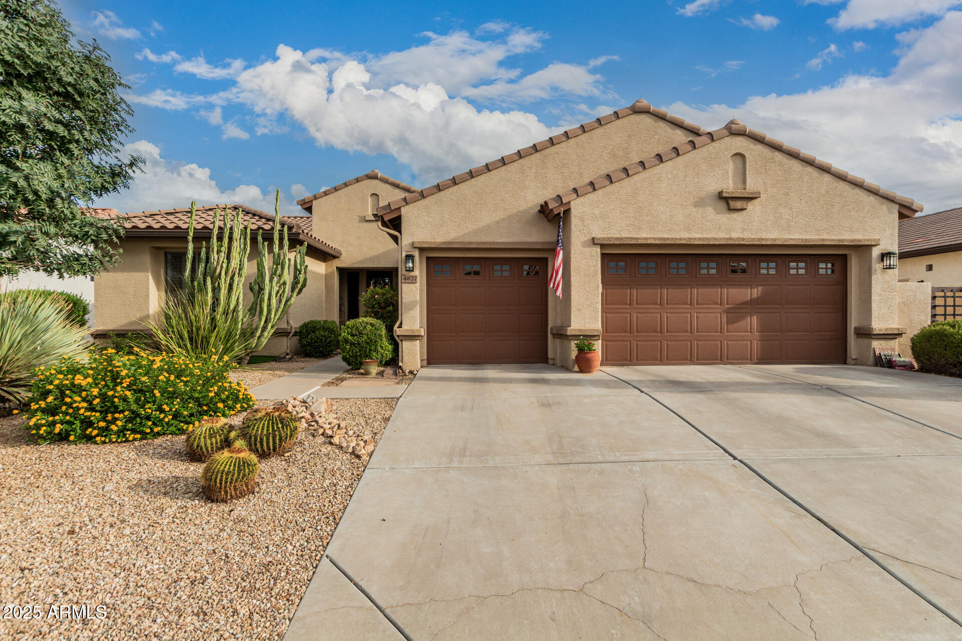 4877 W COMANCHE Drive