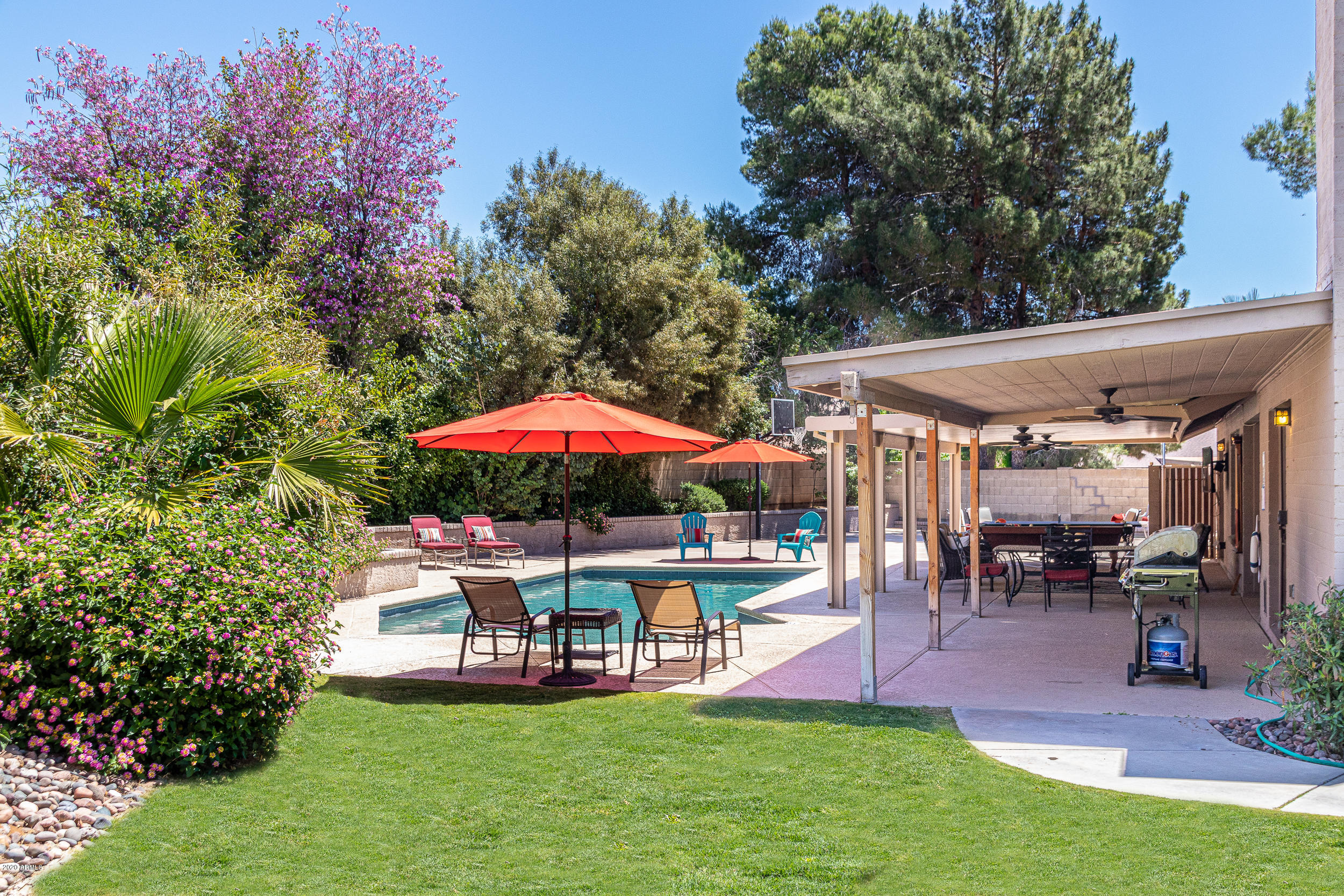 5216 E MONTE CRISTO Avenue