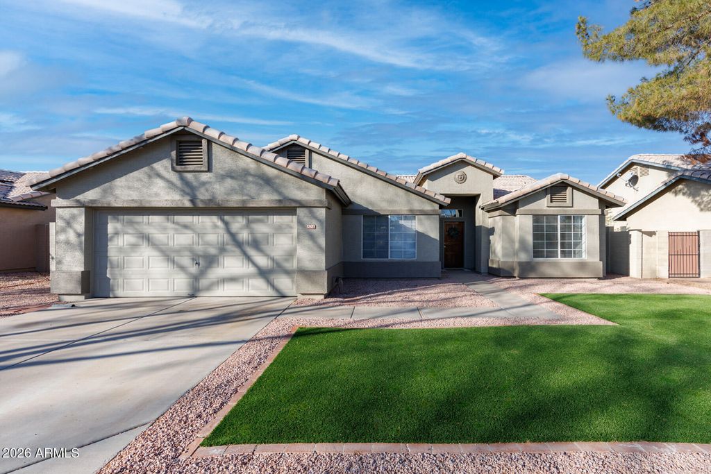 Photo of 824 S Evergreen Street, Chandler, AZ 85225 (MLS # 6986891)