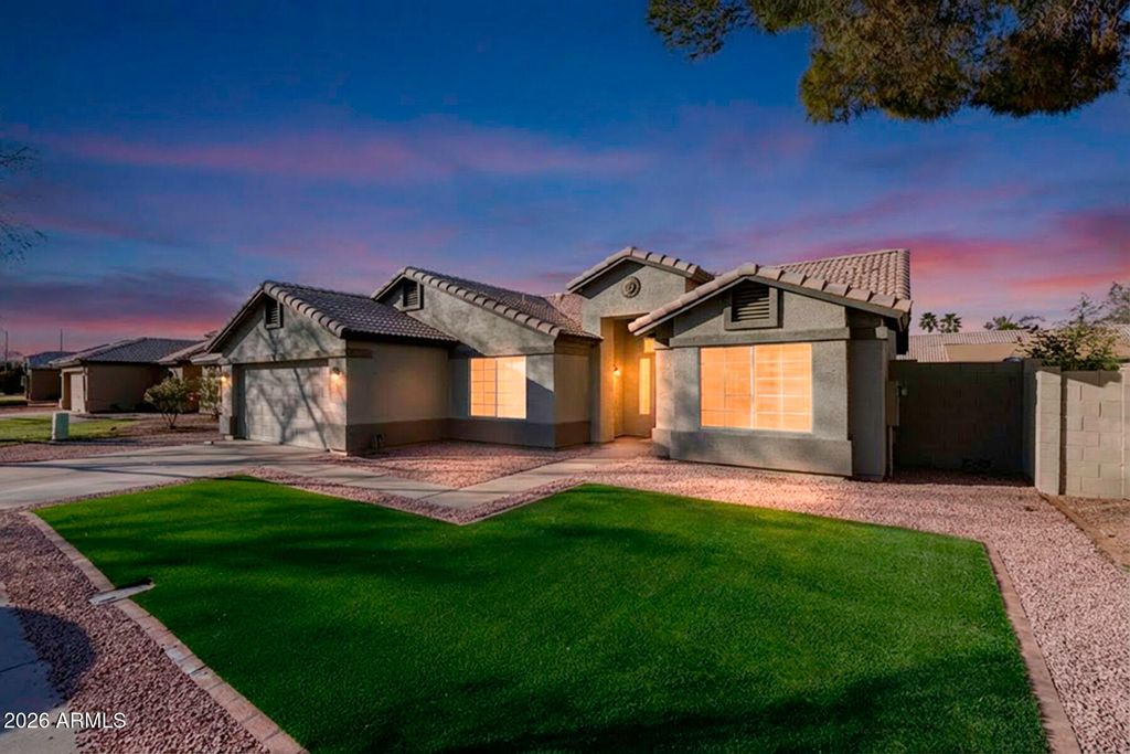 Photo of 824 S Evergreen Street, Chandler, AZ 85225 (MLS # 6986891)