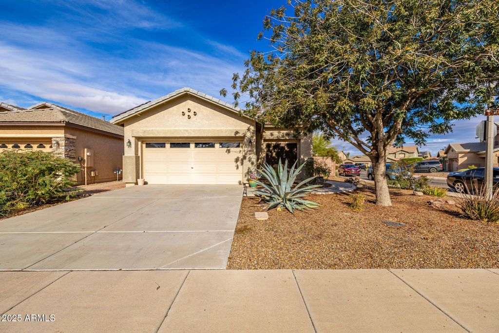 Photo of 44296 W Desert Plant Trail, Maricopa, AZ 85139 (MLS # 6961411)