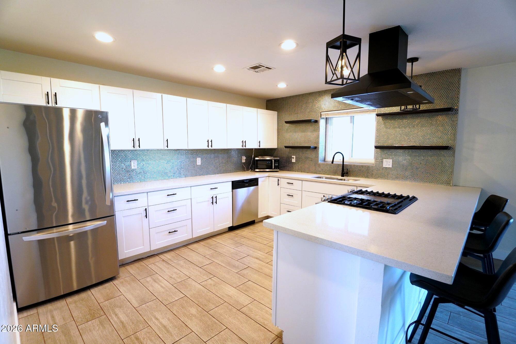 2114 W San Juan Avenue