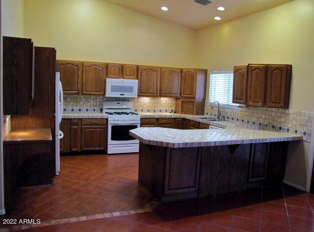 PUEBLO DEL SOL COUNTRY CLUB ESTATES UNIT 1 - Residential Lease
