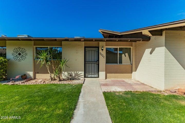 6721 E McDowell Road Unit 302C